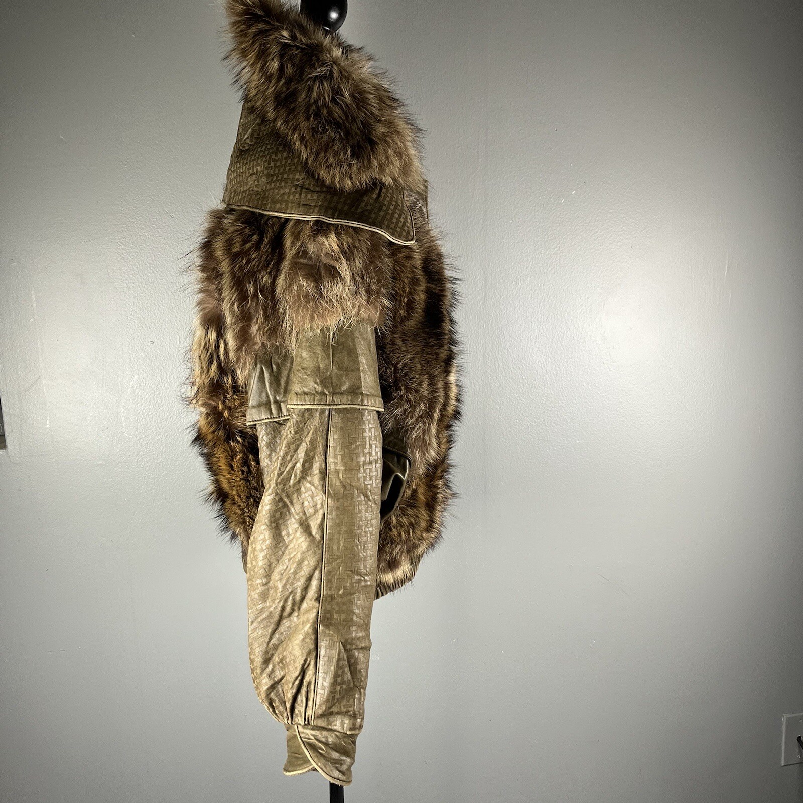Rare Authentic Vintage Raccoon Fur Olive Leather Bomber Made in the USA – L/XL