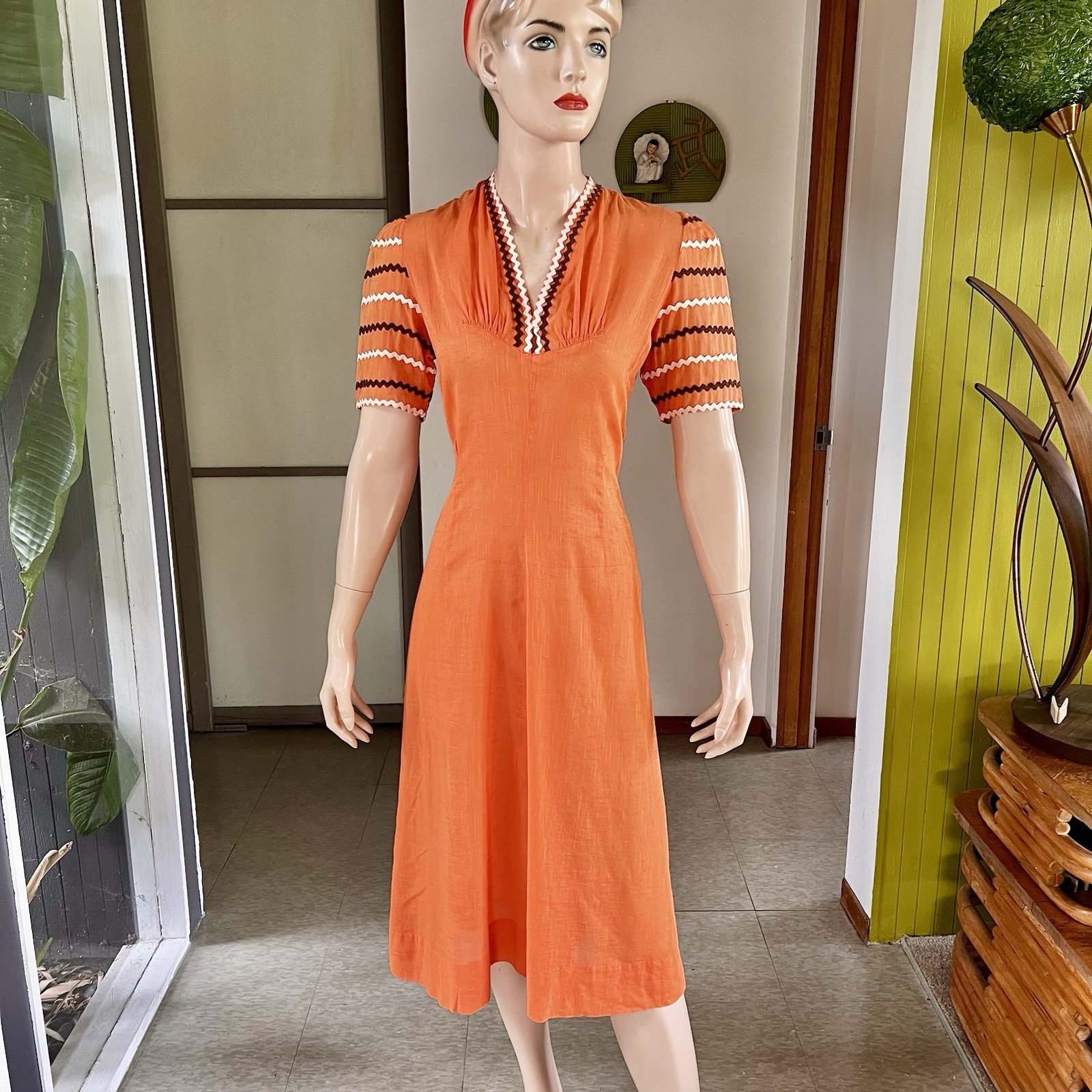 1930s Or Early 40s Orange Sheer Cotton Day Dress With Ric Rac 27-28w