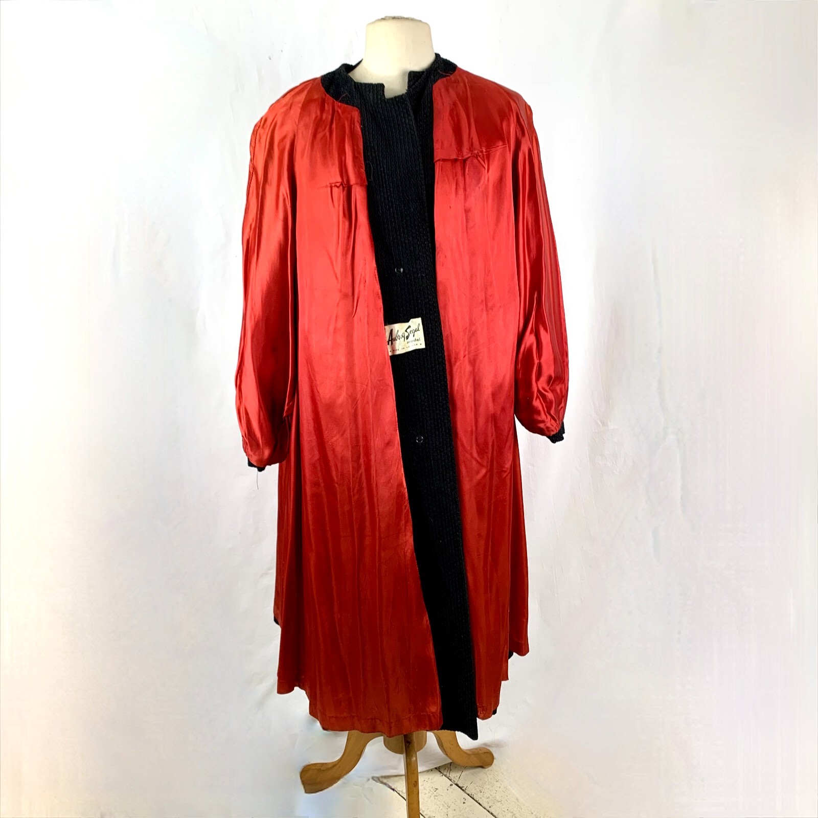 Vintage 50s Aubrey Segal Swing Coat M Black Corduroy Red Lining Mother of Pearl