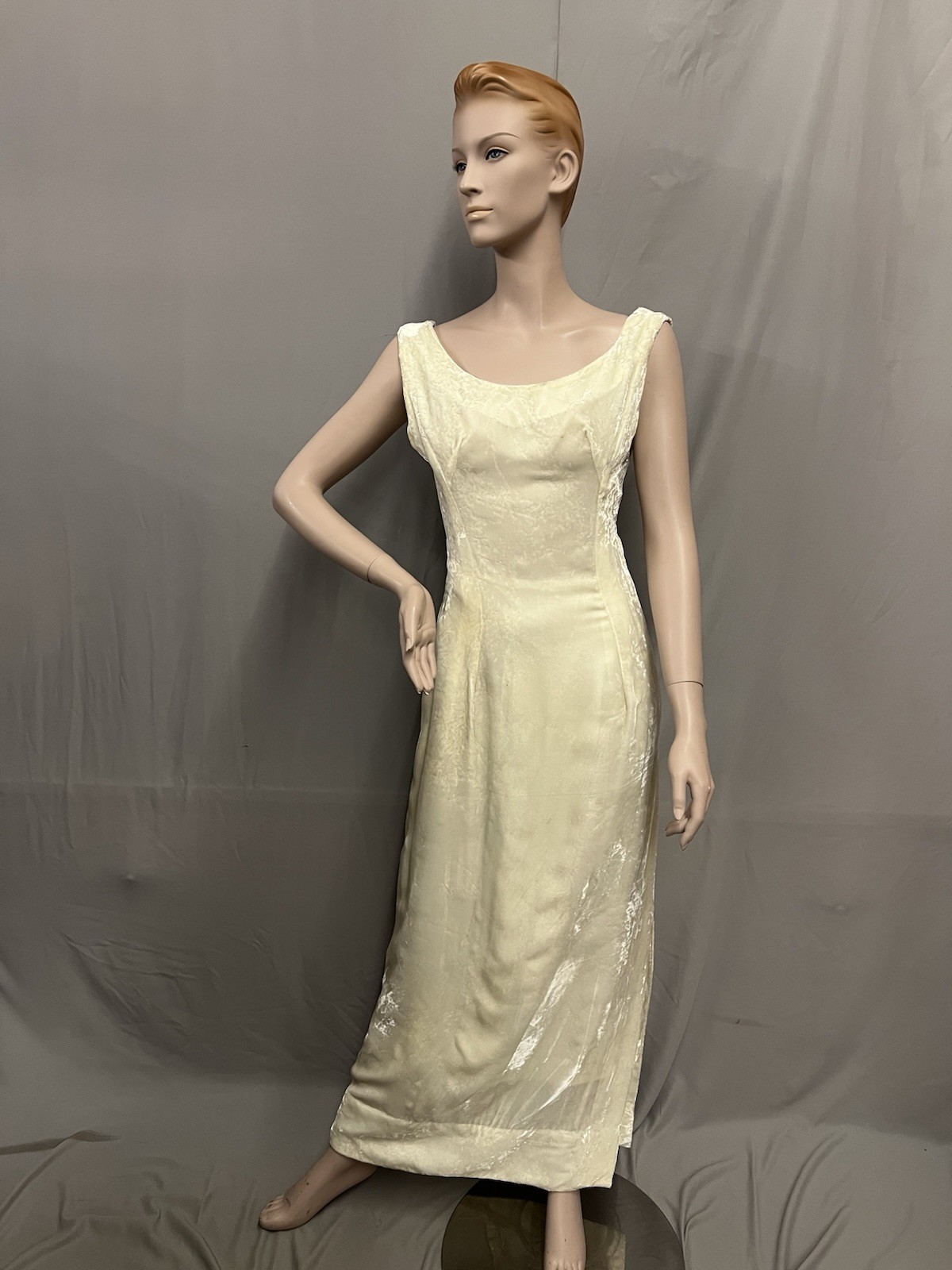 1960’s Ivory Rayon Crushed Velvet Evening Gown – Dress