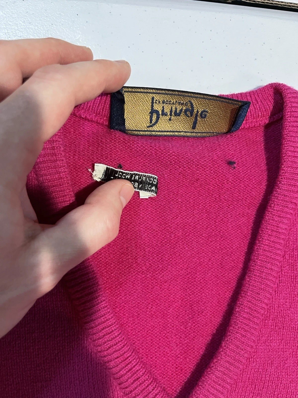 vtg Pringle 100% Wool Sweater Scotland Made Pink Purple V-Neck Knit Women Medium