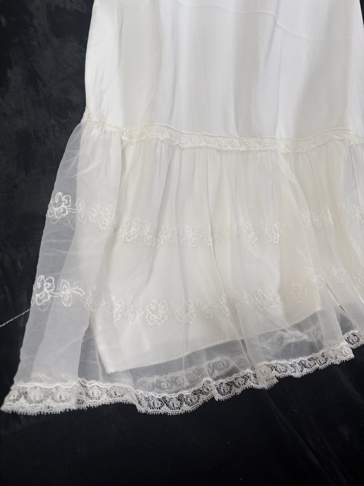 Vintage WHITE FULL SLIP DRESS Nylon 1950’s Pin Tucks Marilyn Monroe Sz S-M *