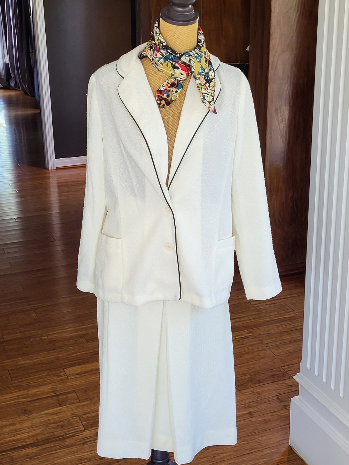 Center Stage Vintage 70s Ivory Skirt Set Medium