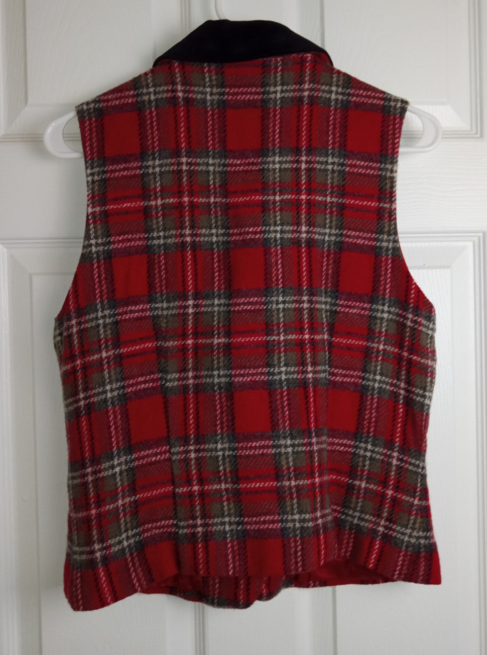 Hunt Club Women’s Velvet Red Green Plaid Vest Size 8