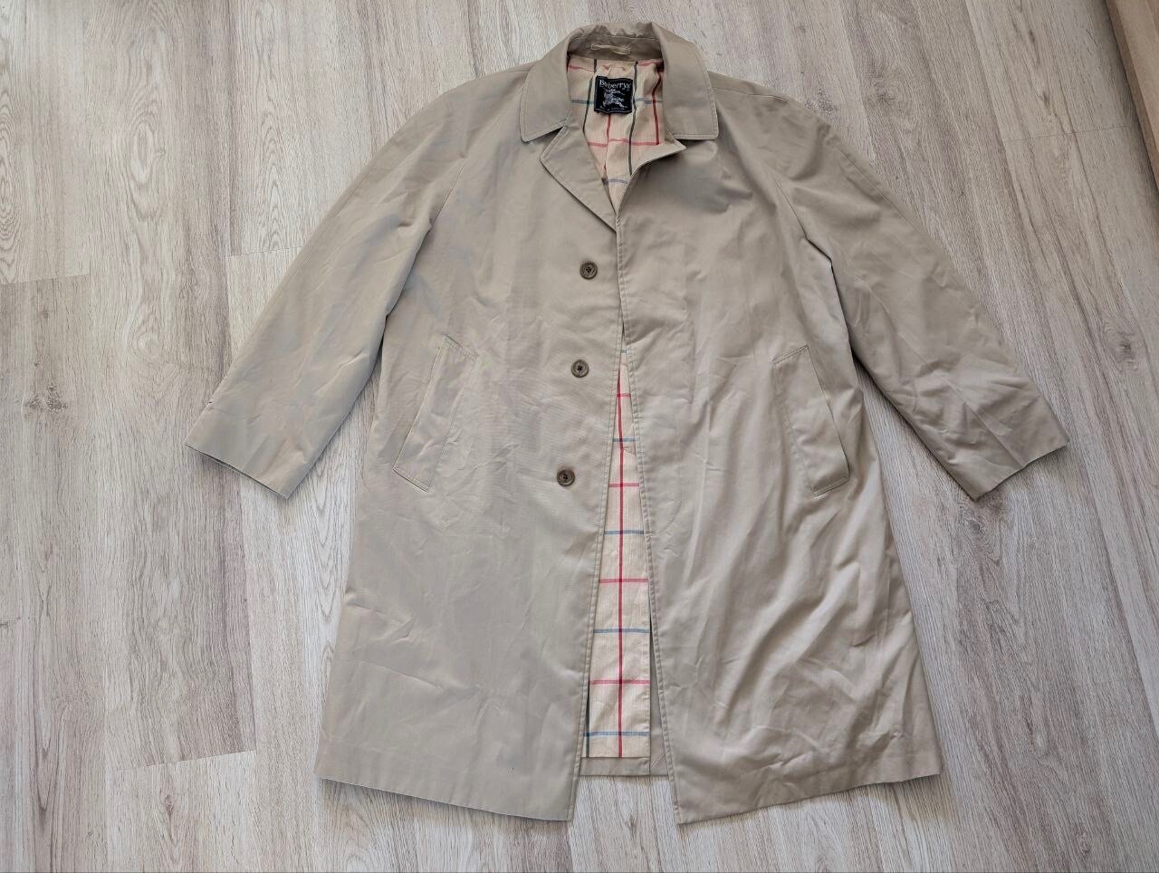Vintage 1965s made in England Burberrys coat size 48/50 used