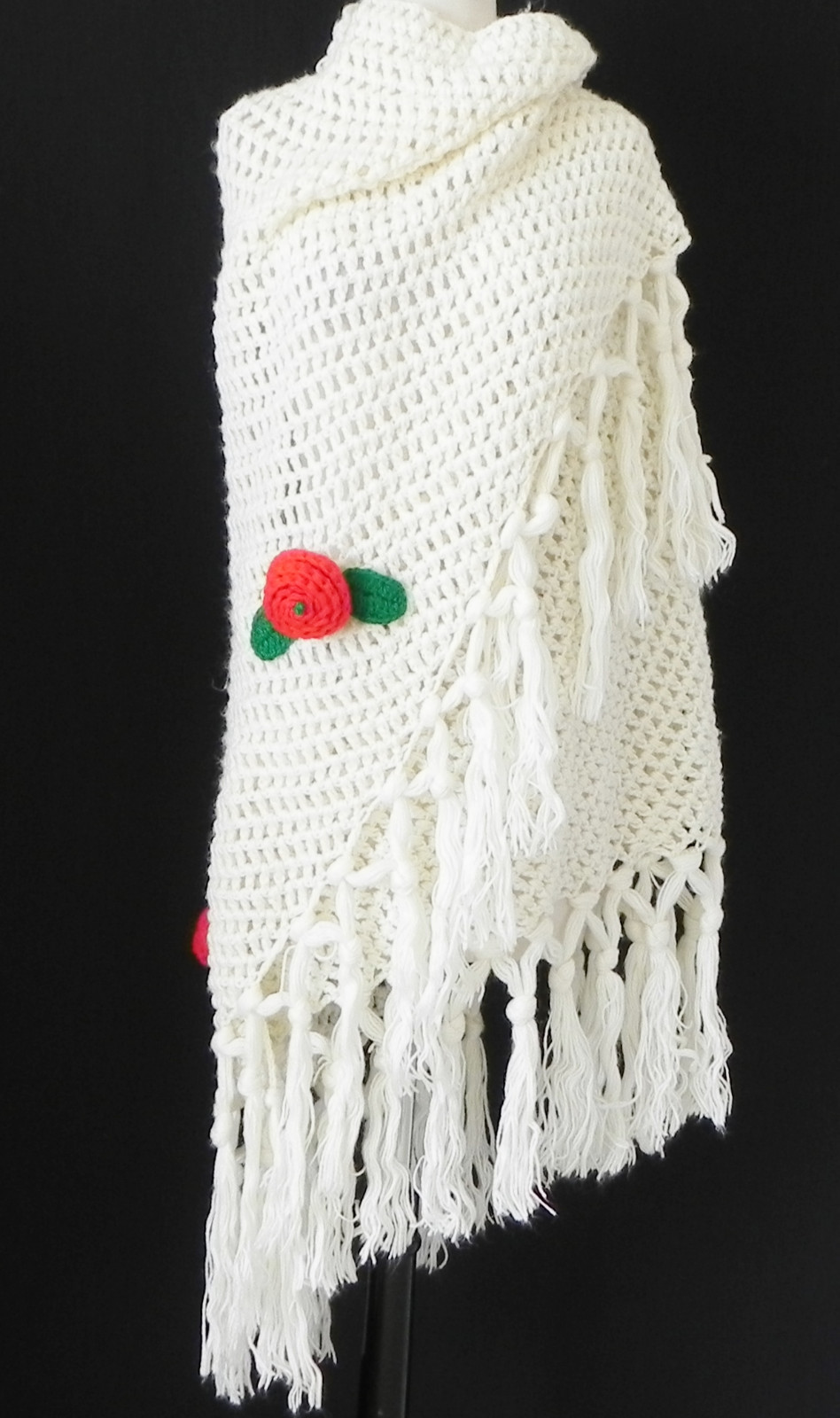 Queen of Capes Country Place Hand Crochet Ivory 3D Floral Triangle Size 102″x48″