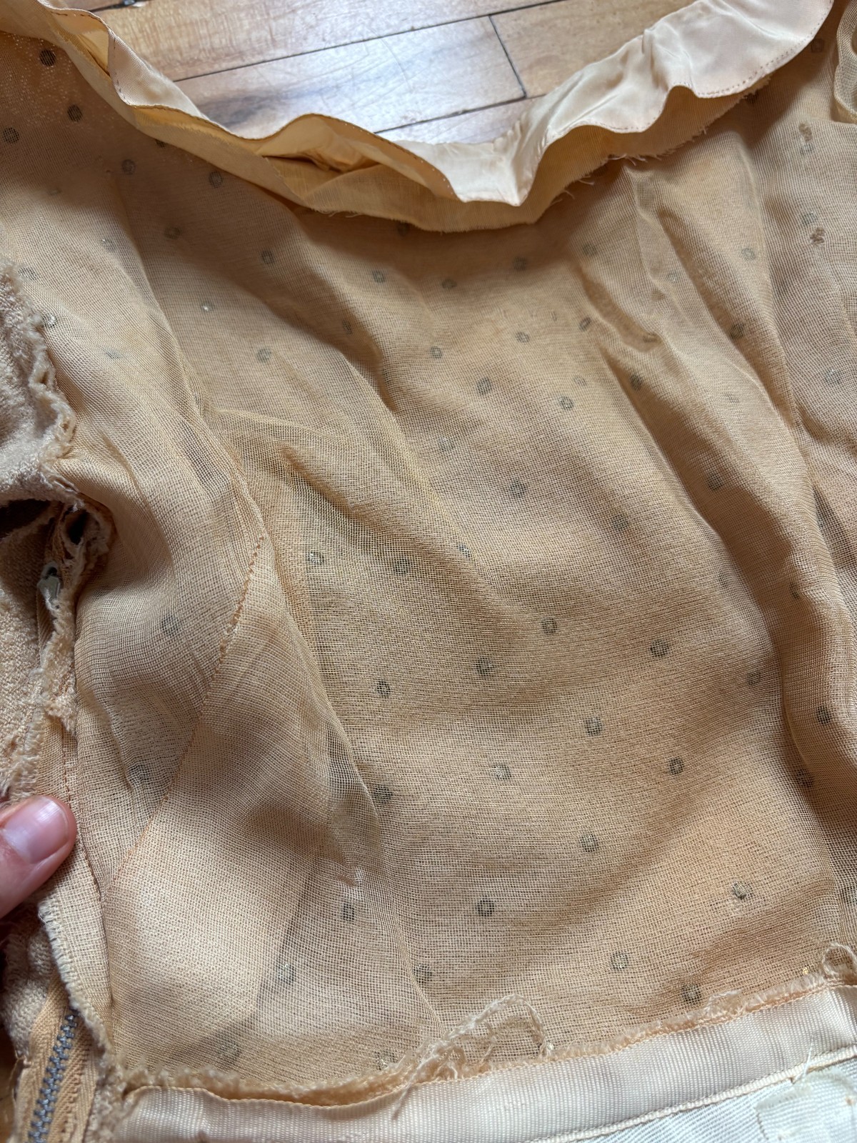 VTG 1950s BEIGE OYSTER WOOL CREPE DRESS WITH RHINESTONES 25″ WAIST