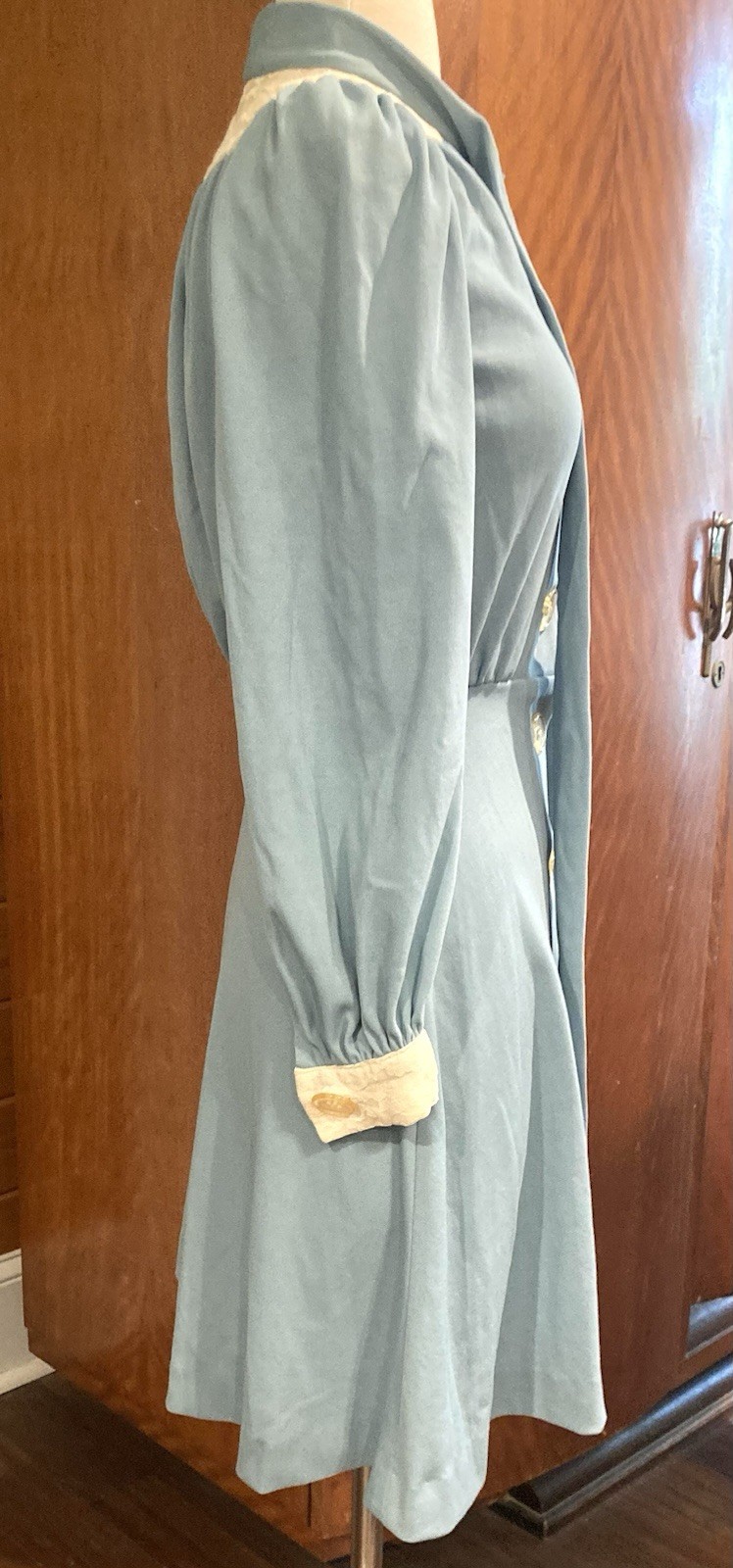 Vintage 1960s 1970s pale blue mini dress 40s style junior size B36