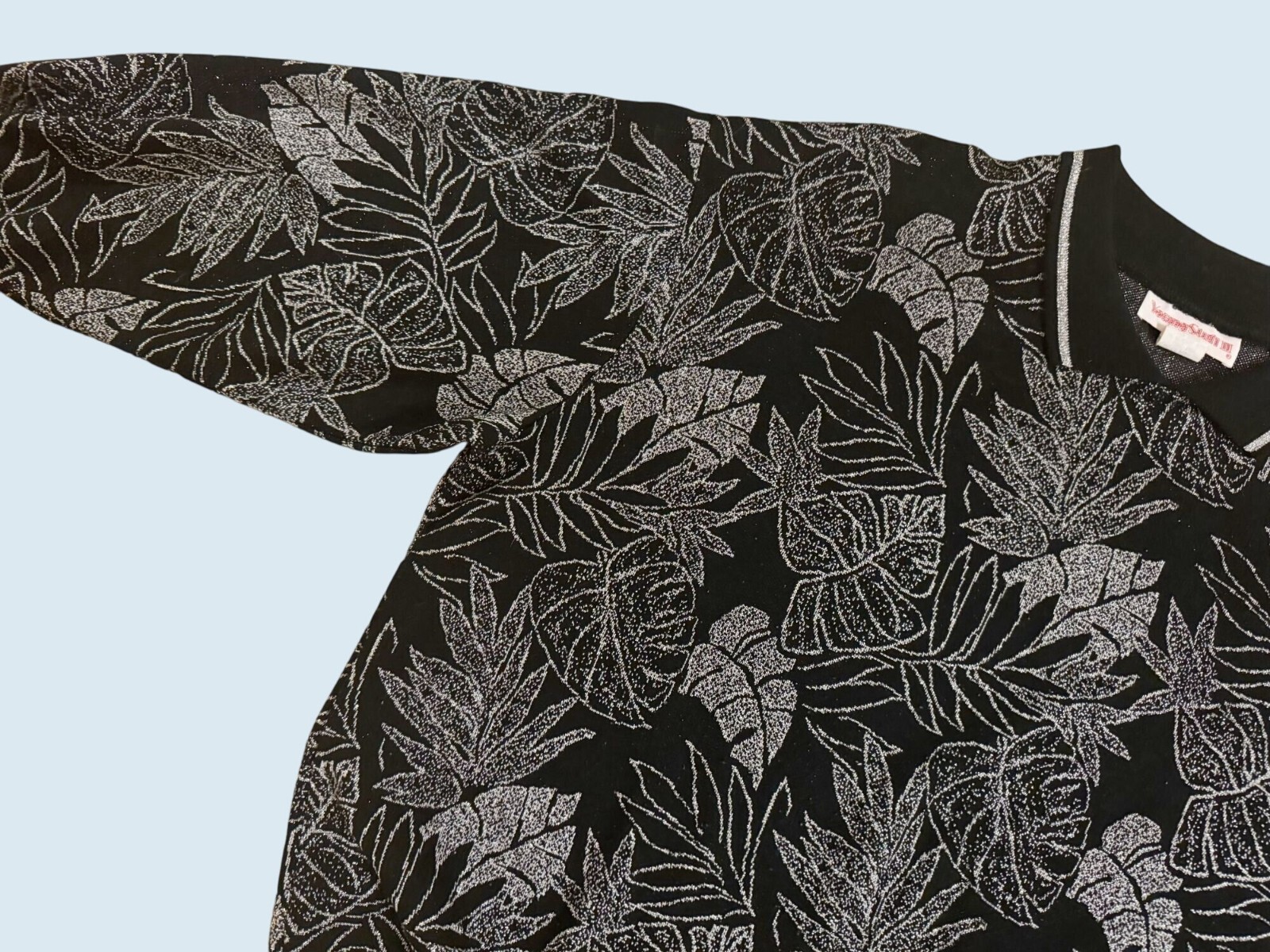 Vintage 1980s / 1990s Pullover Collar Metallic Floral Sweater Top Shirt Size L