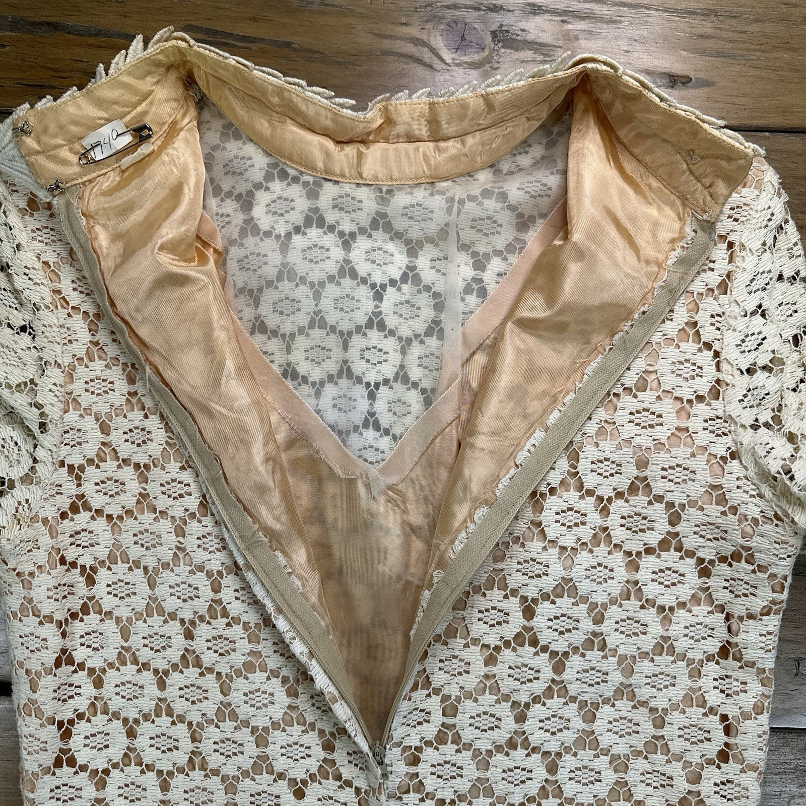 Vtg 60s ILGWU Union Made Ivory Guipure Lace Shift Dress Mock Neck Mod Bridal