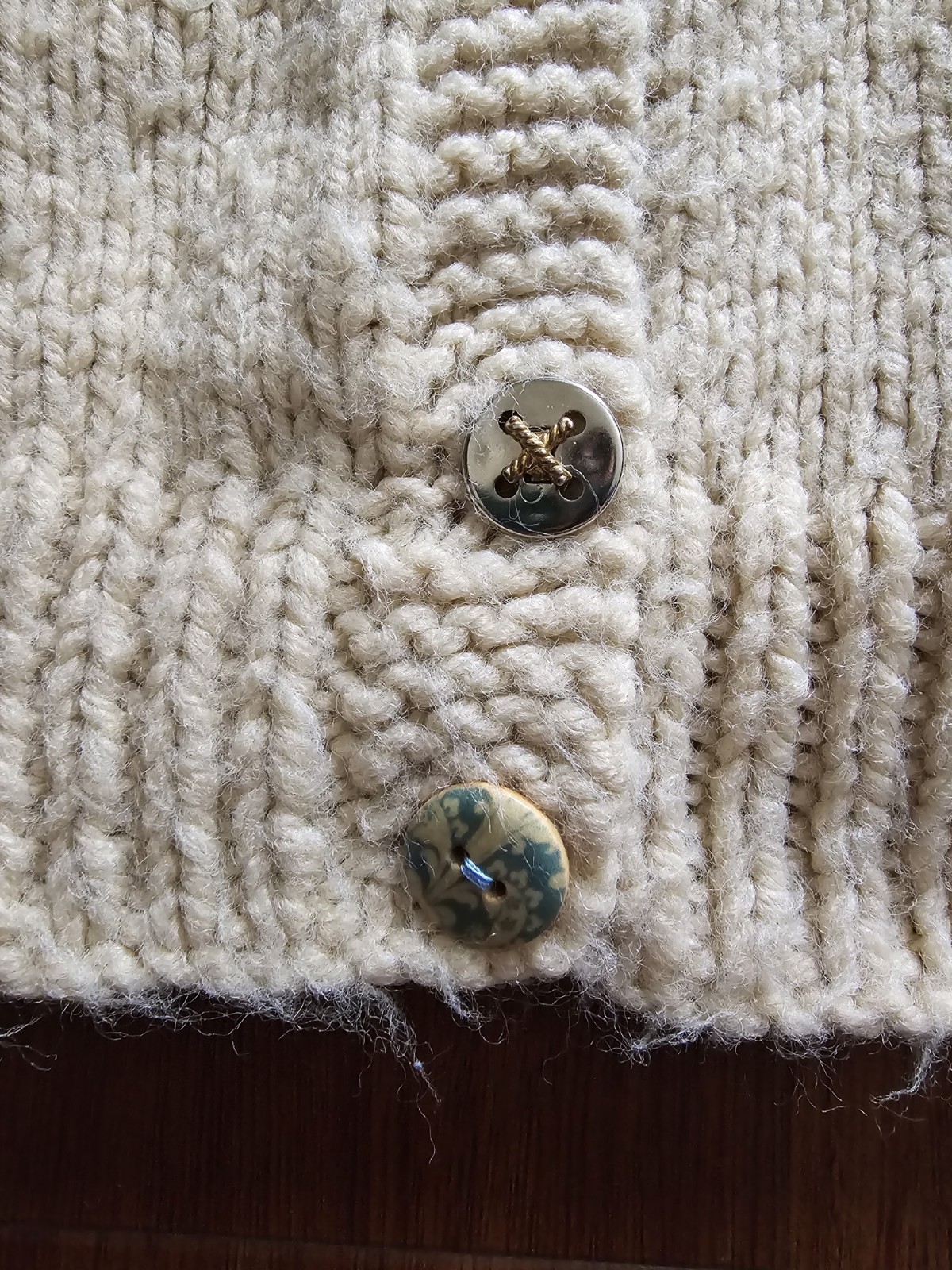 Vintage 60s 70s Cream Knitted Flower Sweater. Womens XS. Boho Hippie Cottagecore
