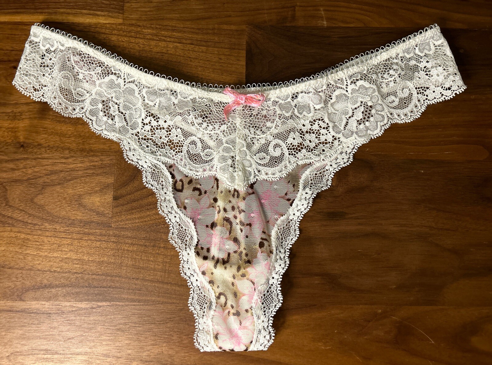 Vtg VICTORIA SECRET MESH LACE EMBROIDERY THONG BIKINI Panties Bow Pink White Med