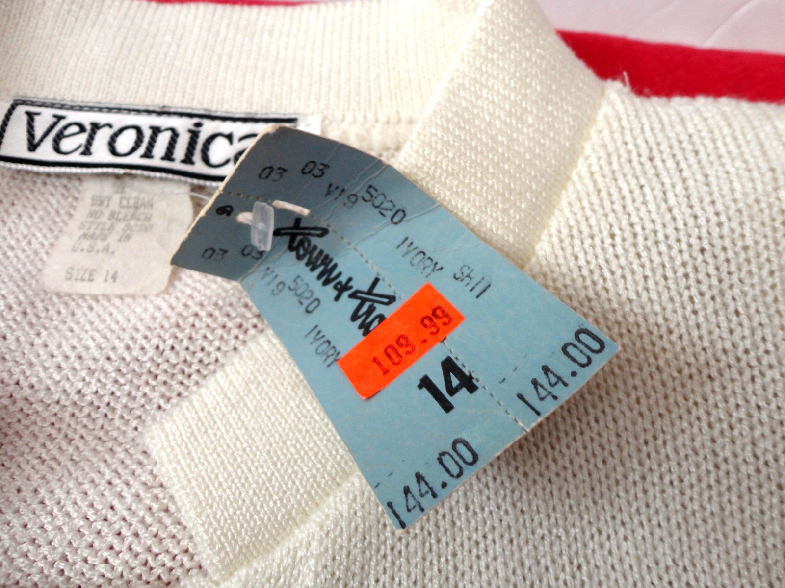 VINTAGE LADIES TAGGED VERONICA SIZE 14 WHITE KNITTED 2 PC SUIT DRESS OLD MONEY