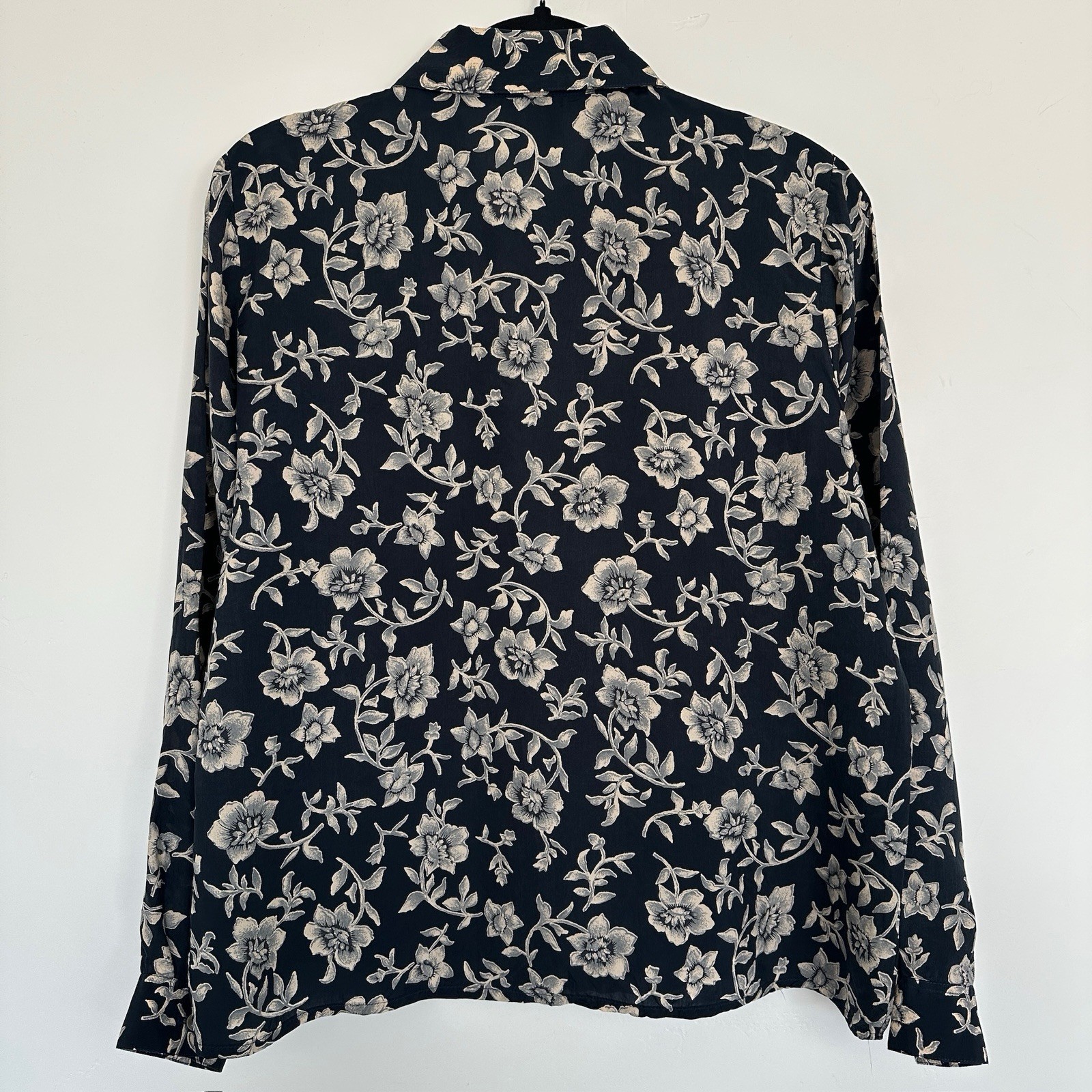 Vintage Parisian 90’s 1.2.3 Buttoned Floral Shirt 100% Cupro Black 40 FR / 8 US