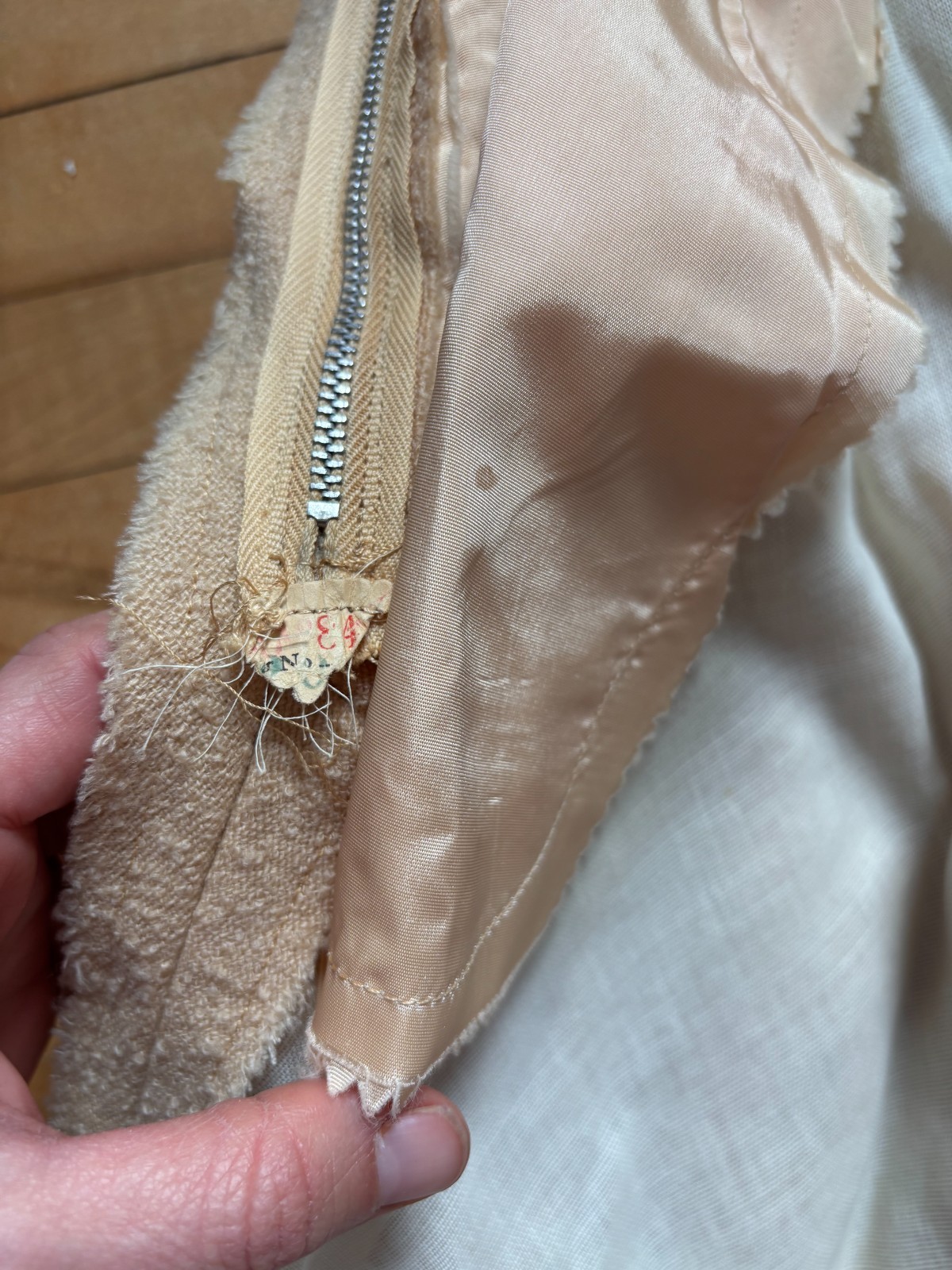 VTG 1950s BEIGE OYSTER WOOL CREPE DRESS WITH RHINESTONES 25″ WAIST