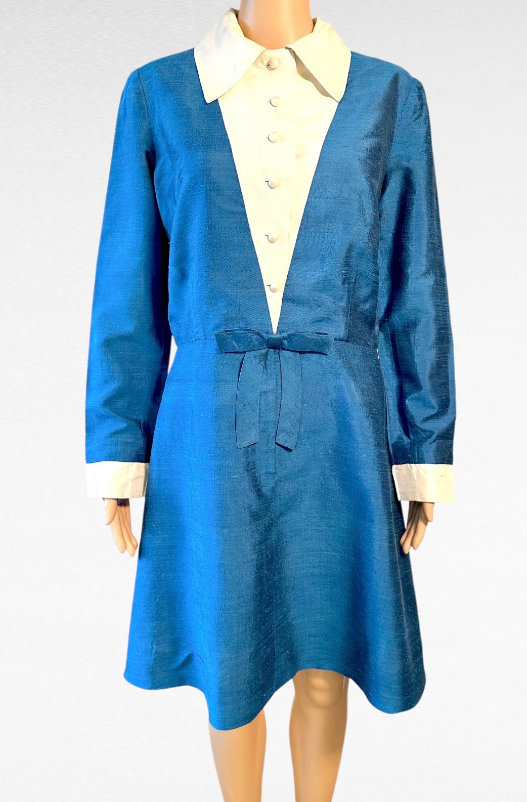 Luxury 1960s Thai Silk Dress Bangkok Hand Tailored Couture Blue White Size M