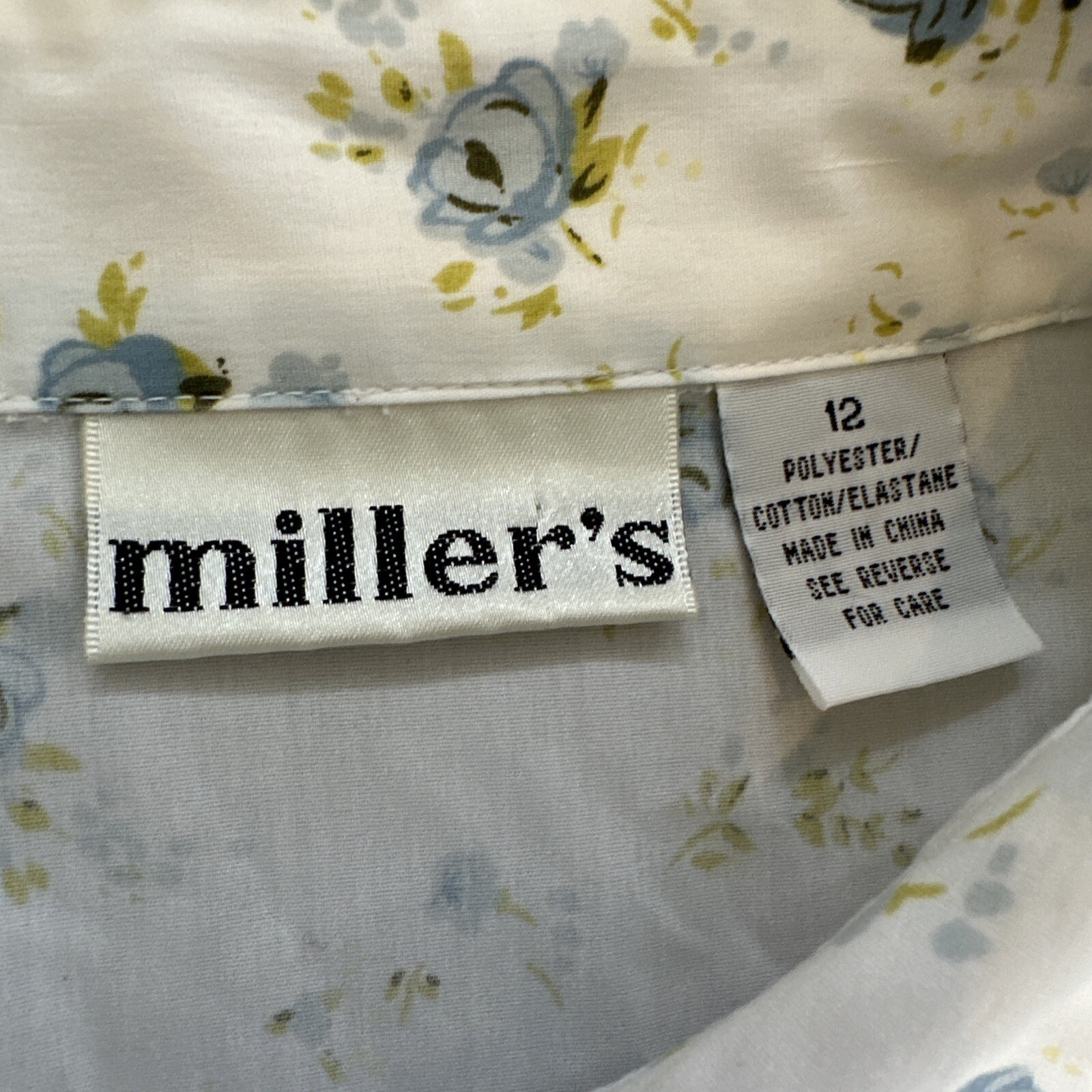 Vintage Miller’s Top Blouse Size 12 White Blue Roses Button Up Short Sleeve