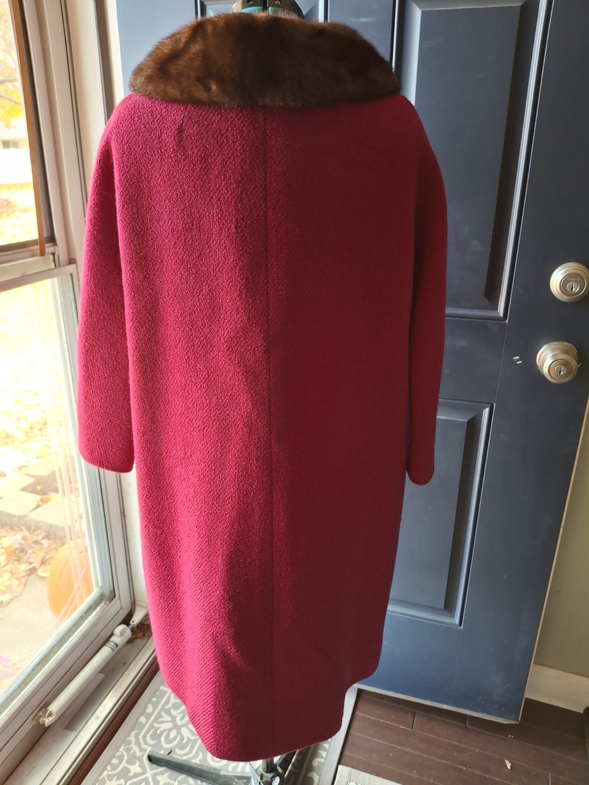 Vintage 50s/60s Sycamore Women’s Magenta Wool Coat Bracelet Sleeves Fur Collar