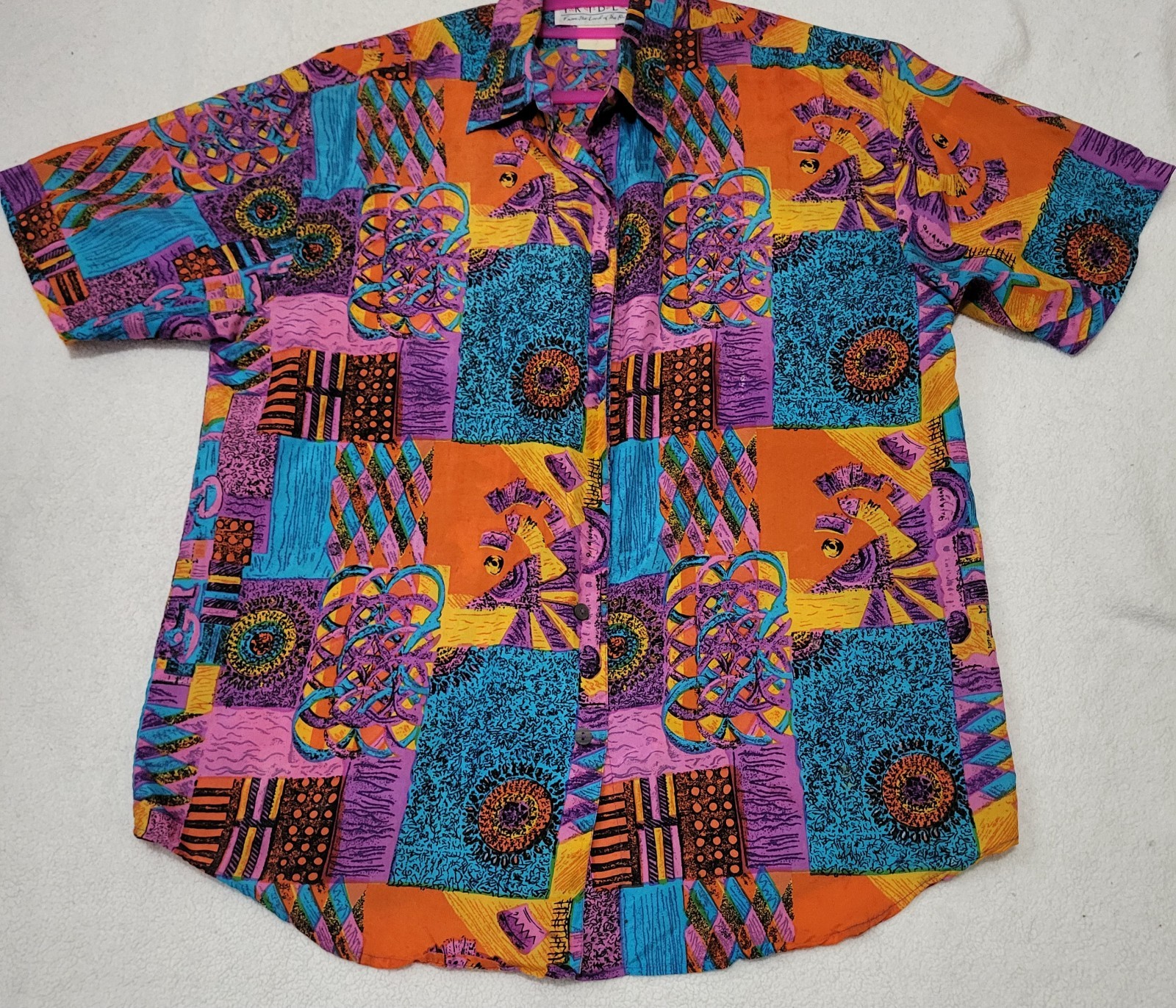 Vintage 90’s Women’s M 'TRIBES FROM THE LAND OF THE BRAVE’ Short Sleeve Silk Top