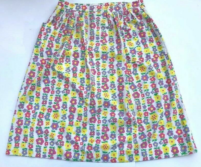Cutest Leon Levin vintage 70s flowered cotton dirndl skirt with pockets M / L