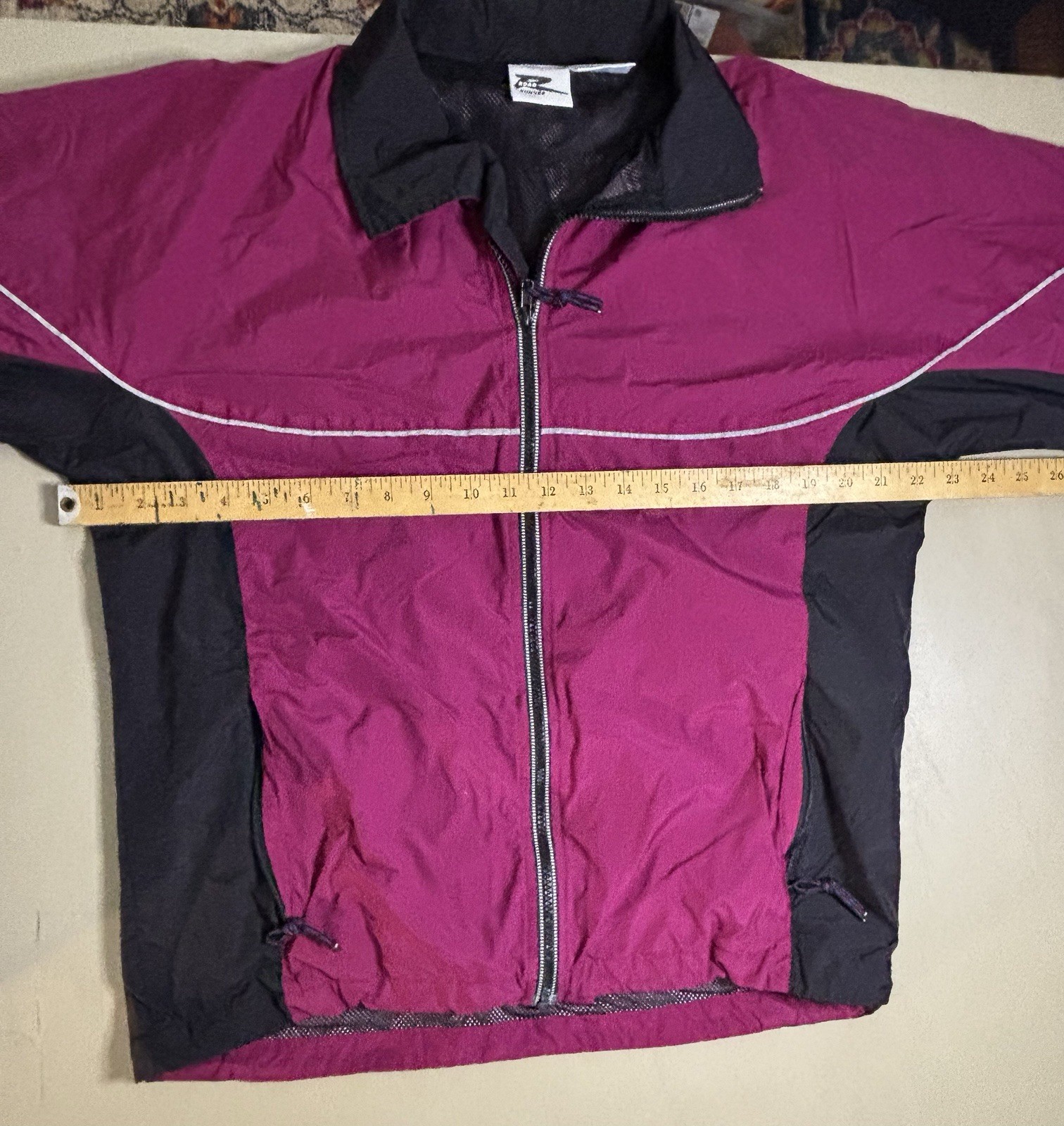 VTG Road Runner Sports Womens Med Reflective Windbreaker jacket Full Zip Hood M