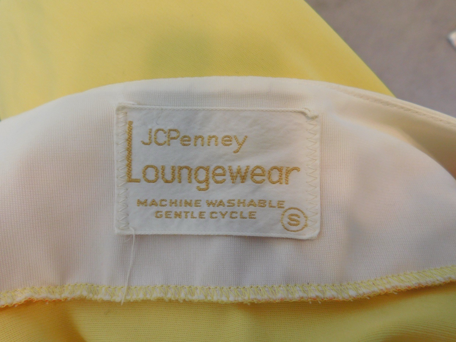 JCPenney Vintage Loungewear Robe Yellow Orange White Regular Size S