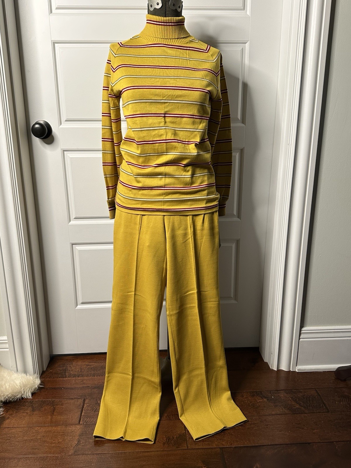 Vintage~ Women Aileen pant/top Set~ Size Small 11/12 ~ New without tags
