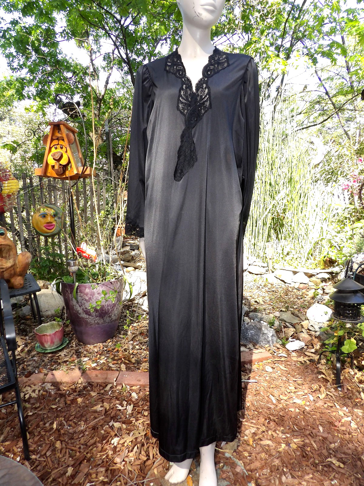 VTG OLGA WOMEN’S LONG BLACK NYLON LACE ROBE STYLE #98470 SZ XL