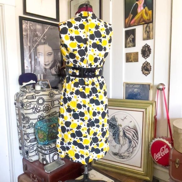 Sunny 1960’s Mod Yellow High Collar Abstract Flower Print Dress 2 Bow Belts VNTG