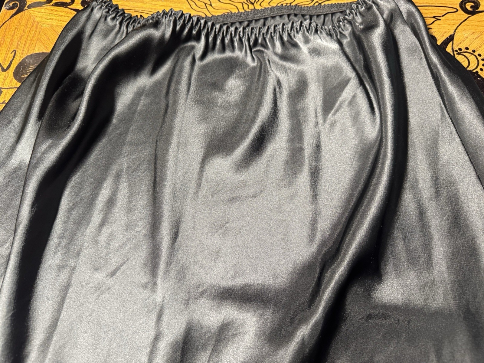 VINTAGE BARBIZON HALF SLIP WITH LACE . BLACK. 30 LENGTH 21 ACROSS WAIST