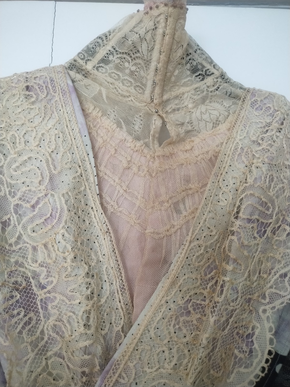 Edwardian, Art Nouveau Titanic Era 1910s Silk And Bobbin Tatted Lace Xsmall