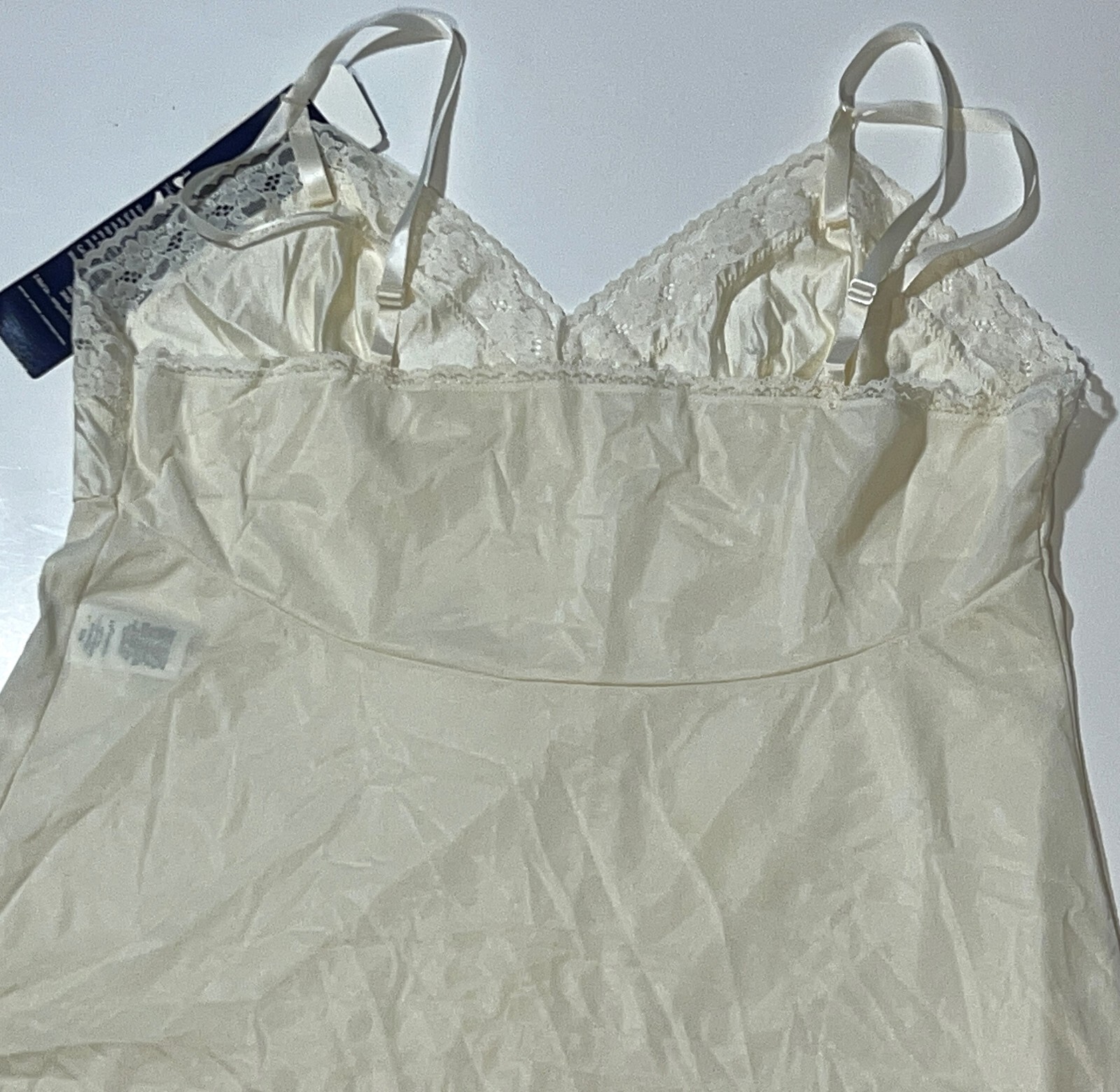 VTG Vanity Fair C. Glow Full Slip Dress 38 Nylon Floral Lace Lingerie 10-103 24″