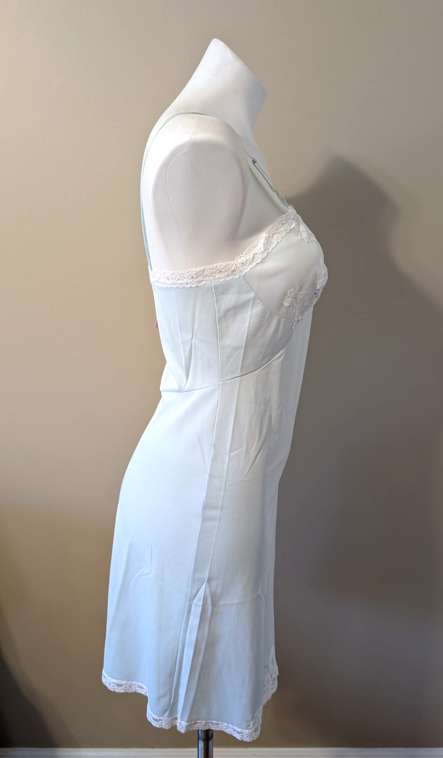 Vintage 1960’s SHADOWLINE Light Blue Full Slip Antron Nylon Size 32 Short NWT