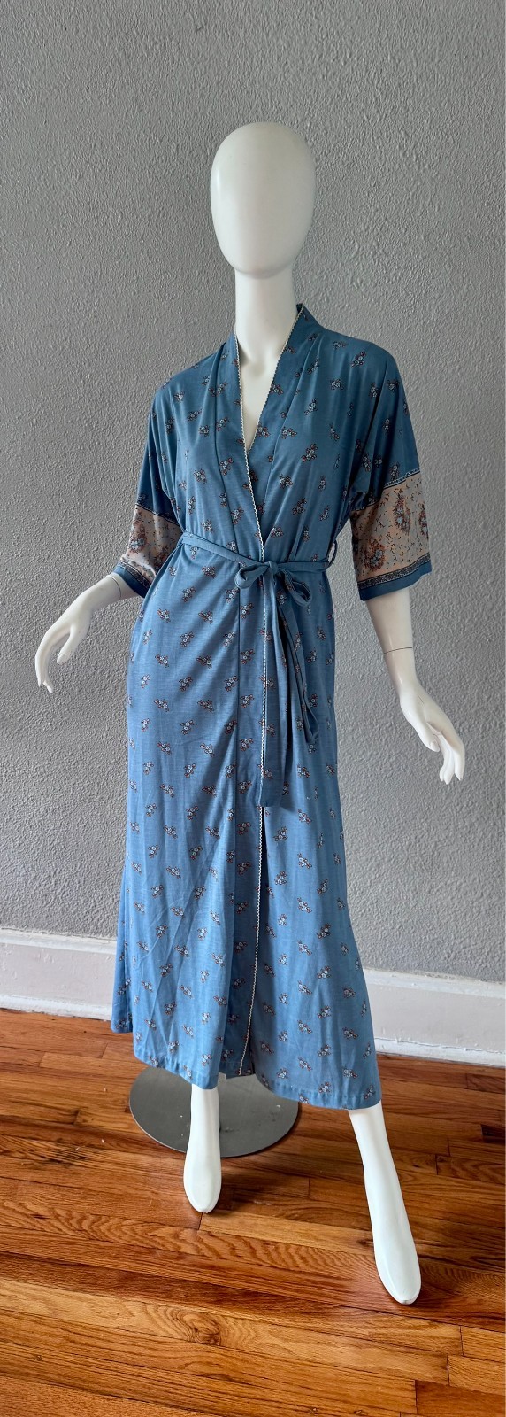 Vintage 70s Paisley TRES BELLE Dolman Sleeve Kimono Robe S