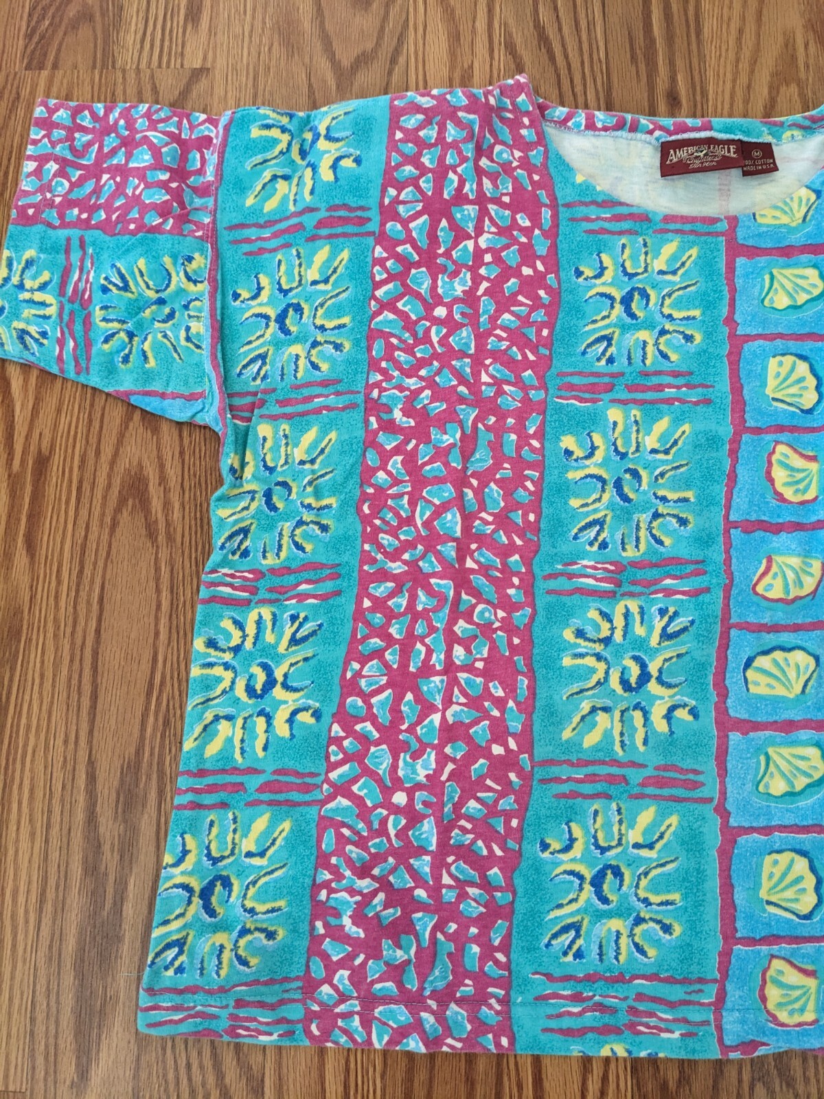 Rare American Eagle Outfitters for her 80s 90s cropped 100% Cotton colorful top