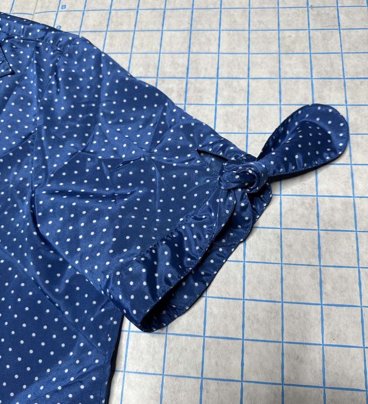 Vintage Lady Manhattan 70s Polka Dot White Blue Button Up Collared Blouse Pin Up