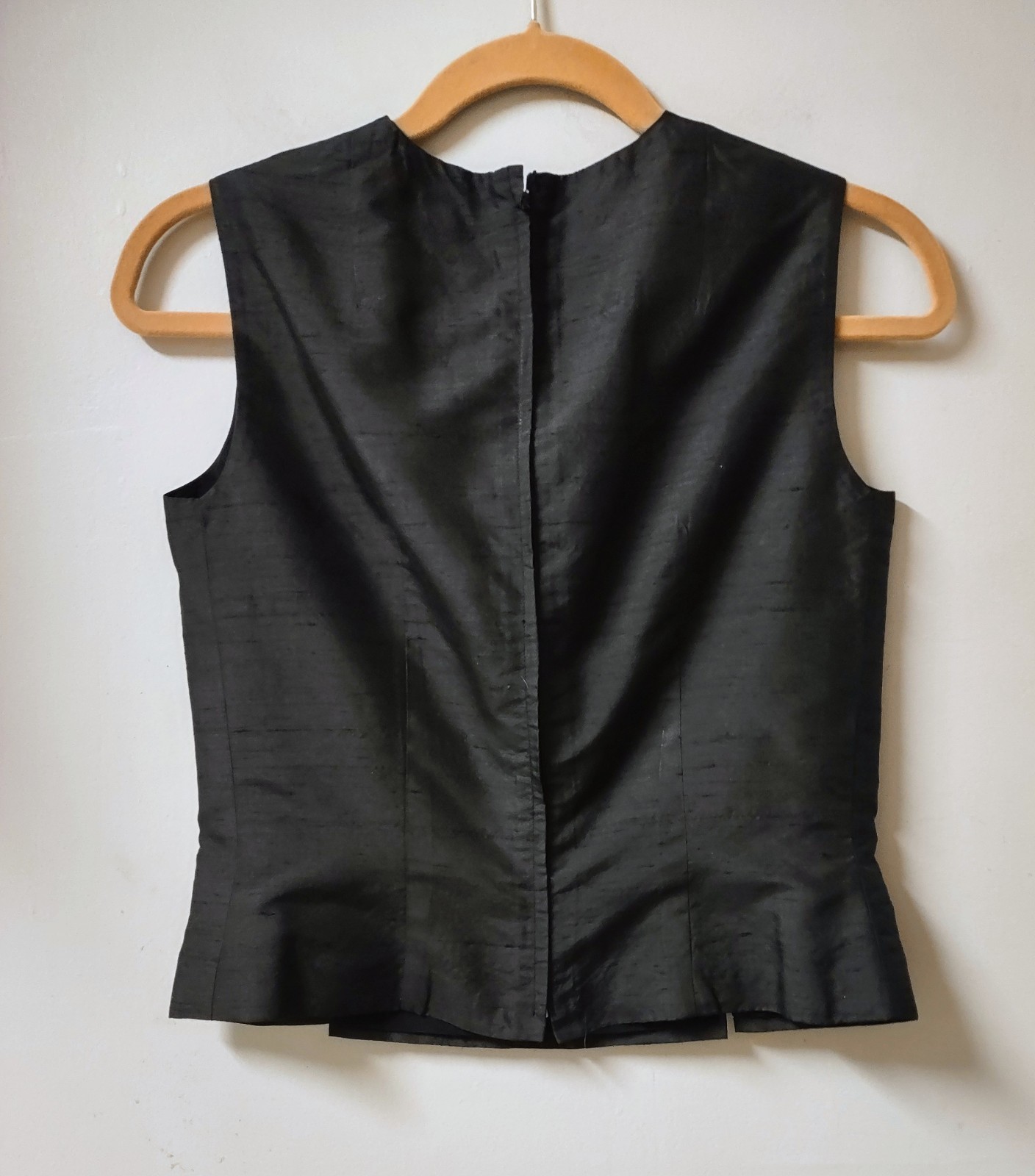 Vintage 60s Black Silk Shantung Cropped Notch Top Metal Back Zipper Sleeveless S