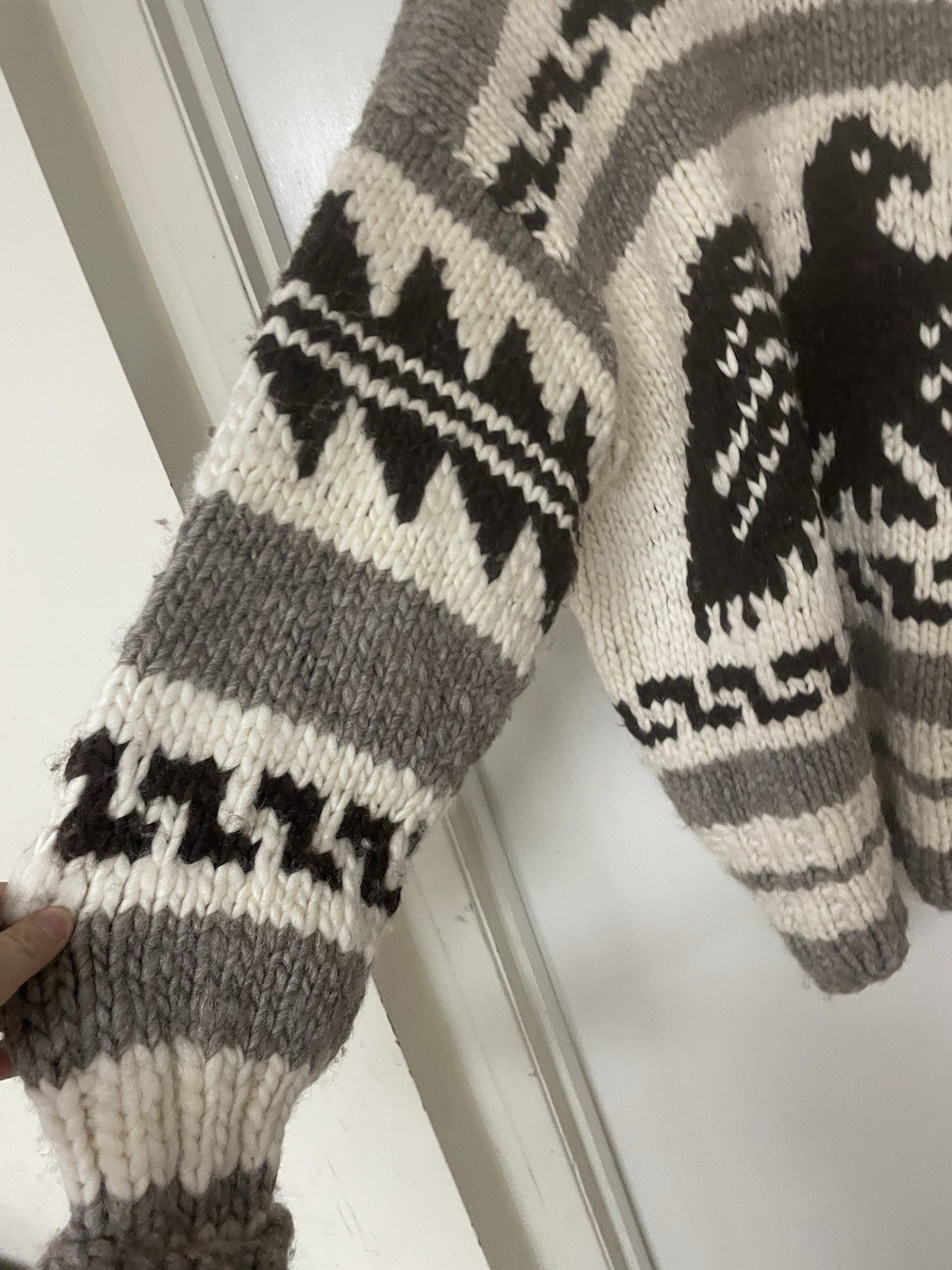 1999 VINTAGE ORIGINAL COWICHEN SWEATER WITH ORIGINAL TAGS VERY GOOD CONDITION