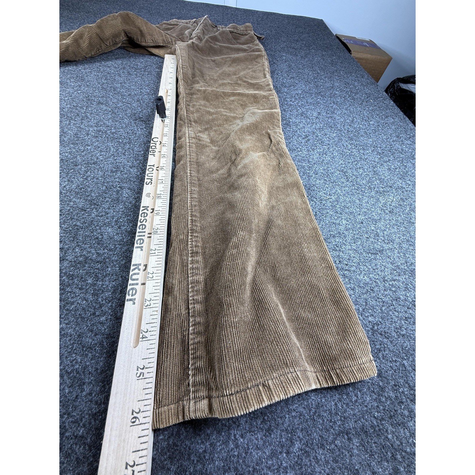 Wrangler High Rise Wide Leg Tan Corduroy Pants Size 27 Vintage Boho Retro Grunge