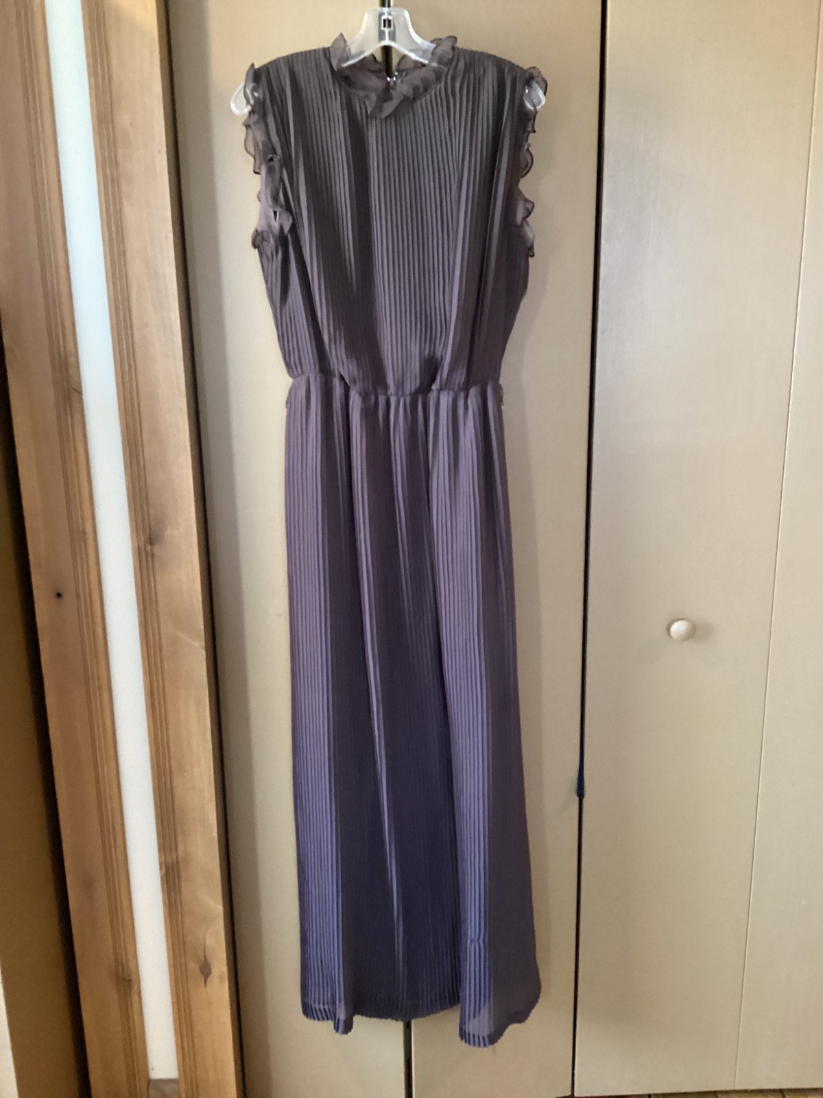 Elliette vintage dress brown pleated ruffle sleeveless size 14 looks smaller 70s