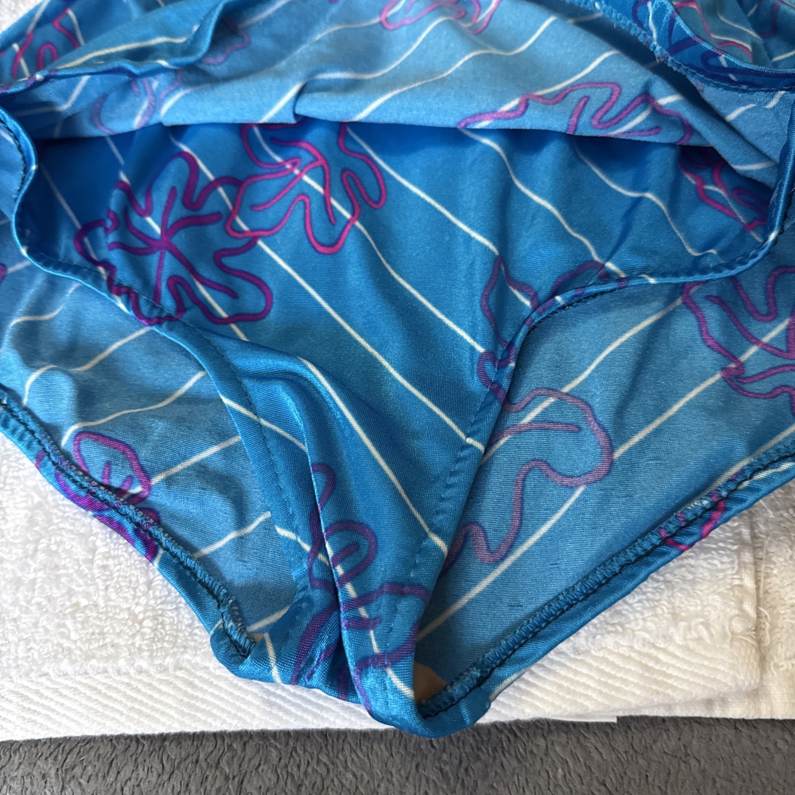 Vintage Maxine Of Hollywood Ladies Swimsuit Floral Stripe Pattern Made In CA