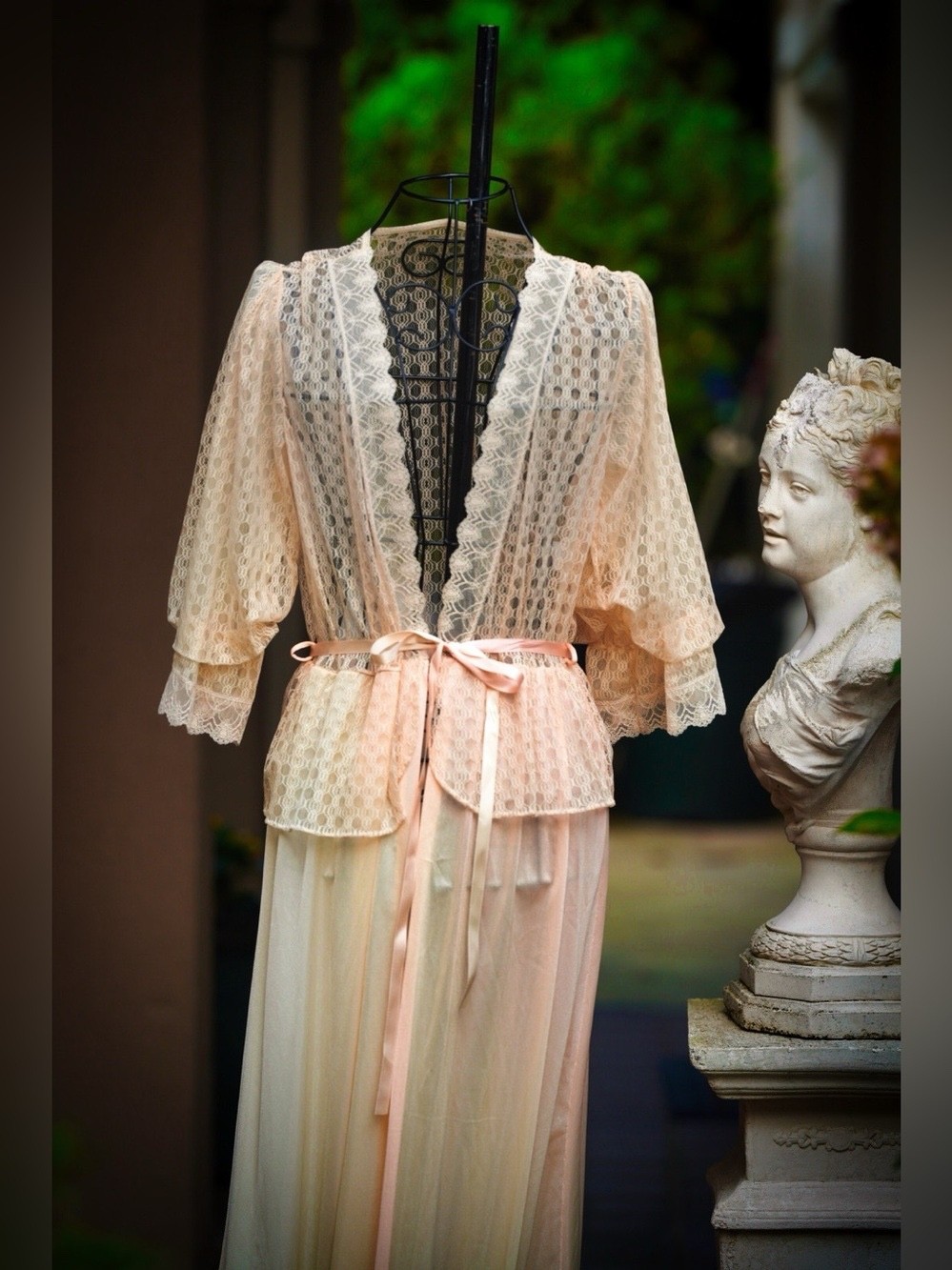 Vintage 1970s Peach Lace Duster & Slip Set | Romantic Peignoir Medium