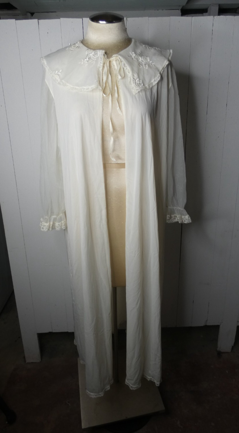 VTG Dutchmaid 17 /L Ivory Semi Sheer Long Open Robe Romantic Lace Dressing Gown