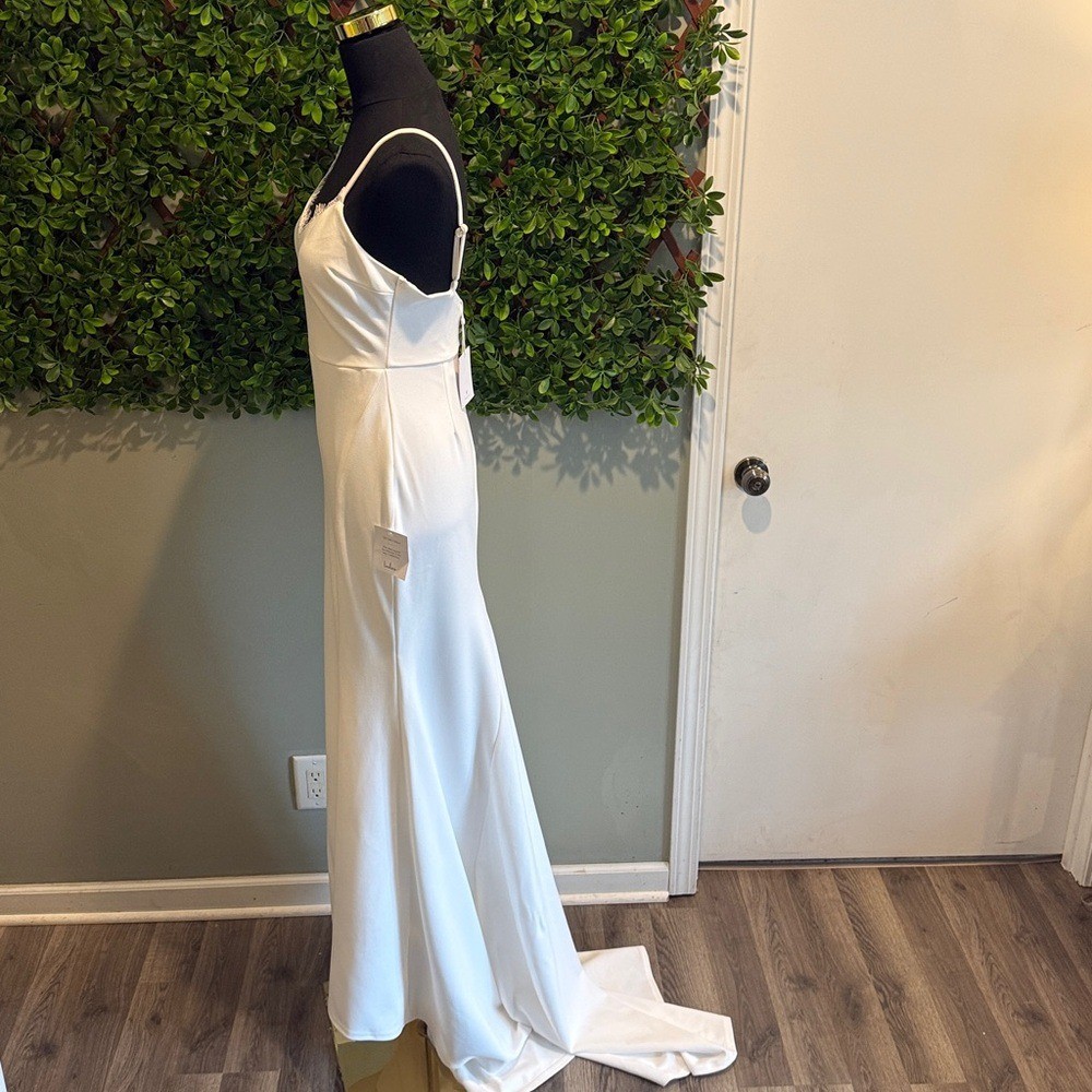 NWT- Esmeralda Bridal Dress *lace in slit removed for a more elegant look*