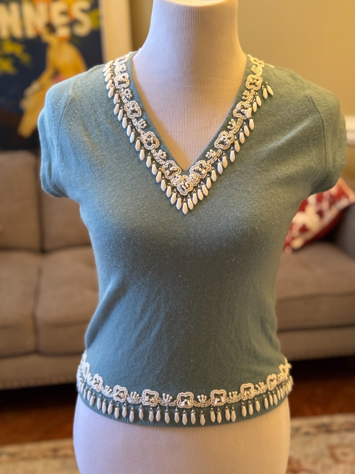 🌿 Adorable 1950s Vintage Top – Blue/Green – White Beaded & Teardrop Beads XS/S