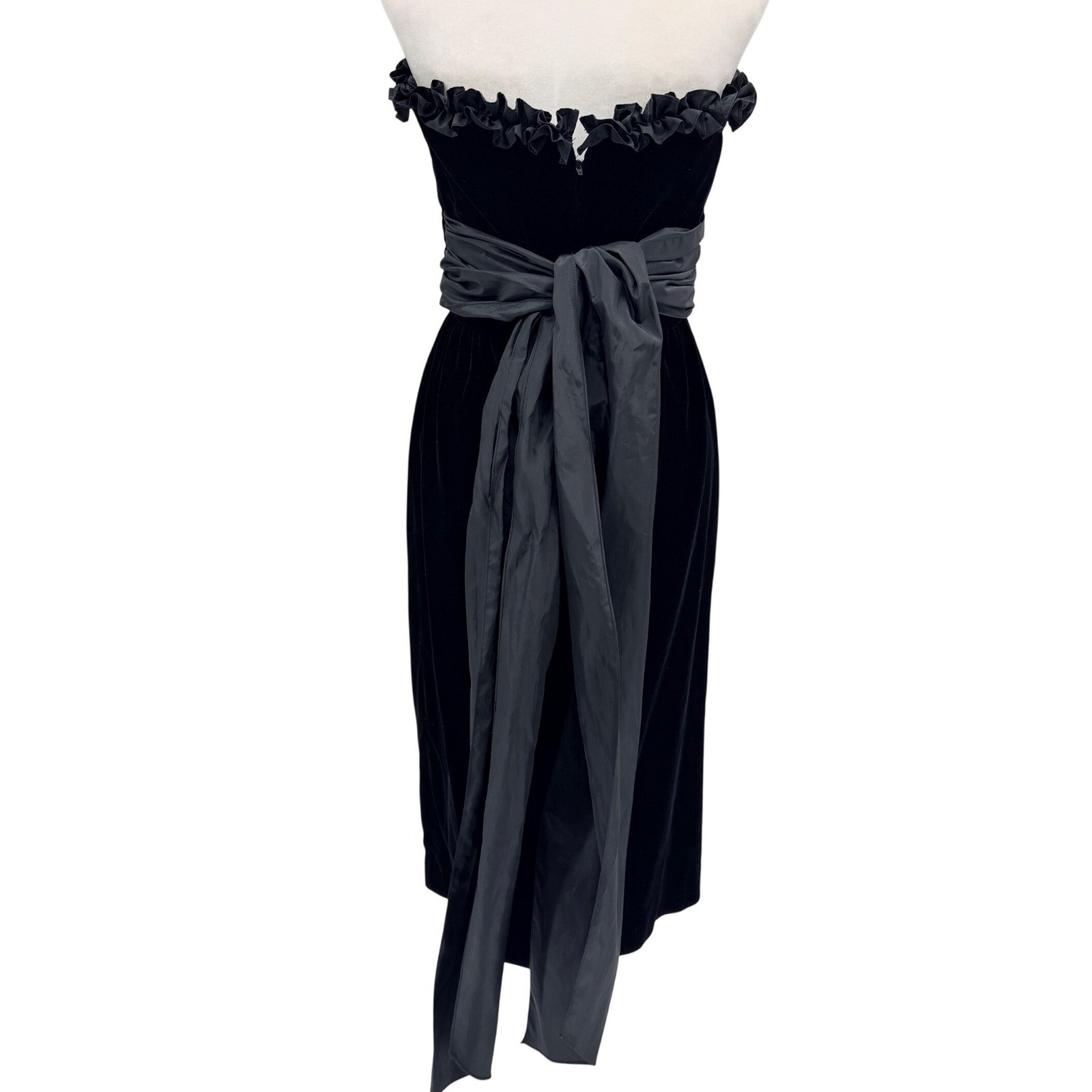 Vintage Y2K Kathryn Conover New York Formal Pencil Dress 8 Black Velvet Glam