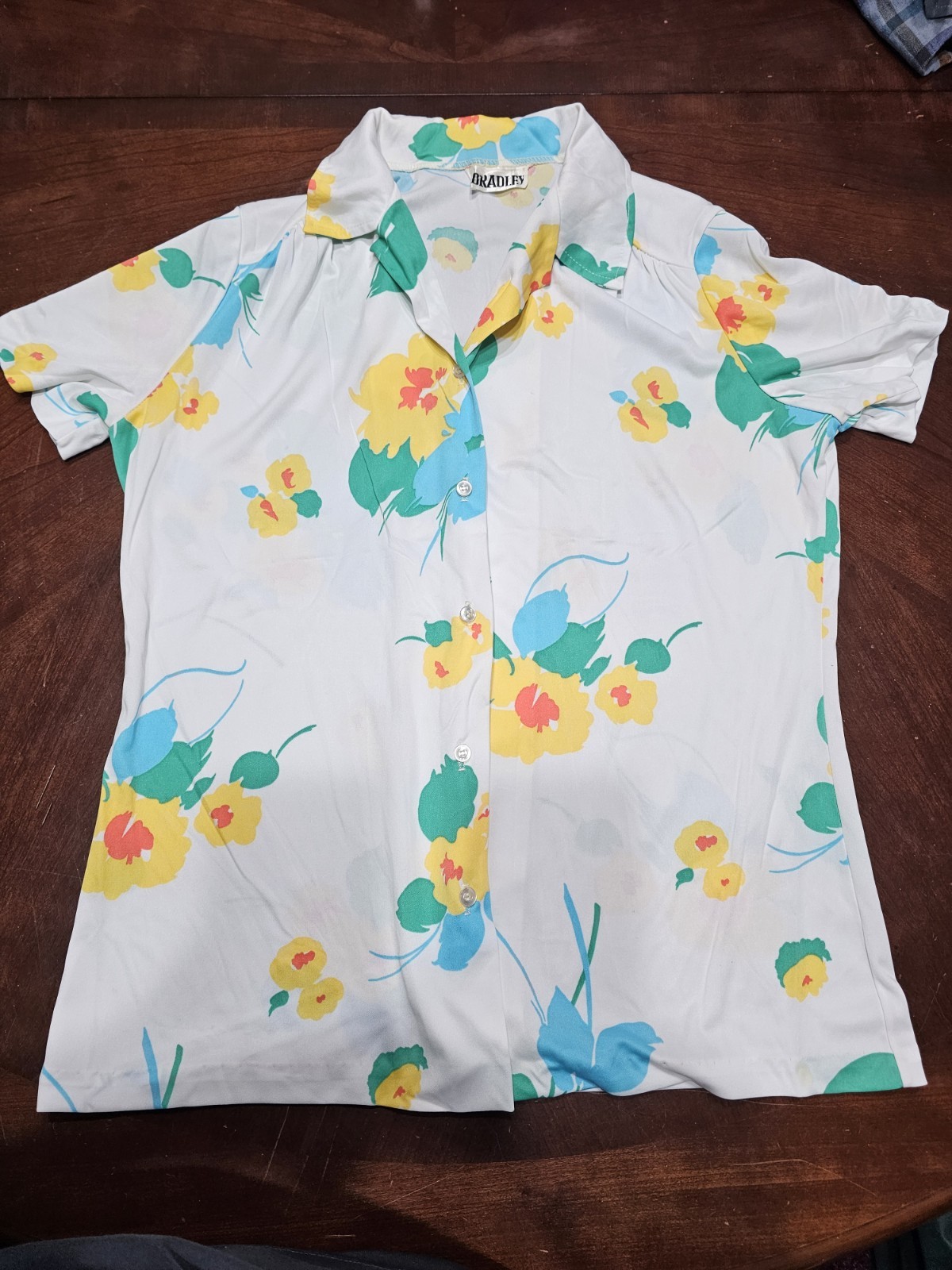 Vintage 70s Shortsleeve Button Floral Flower Print Shirt Blouse White Blue Pink