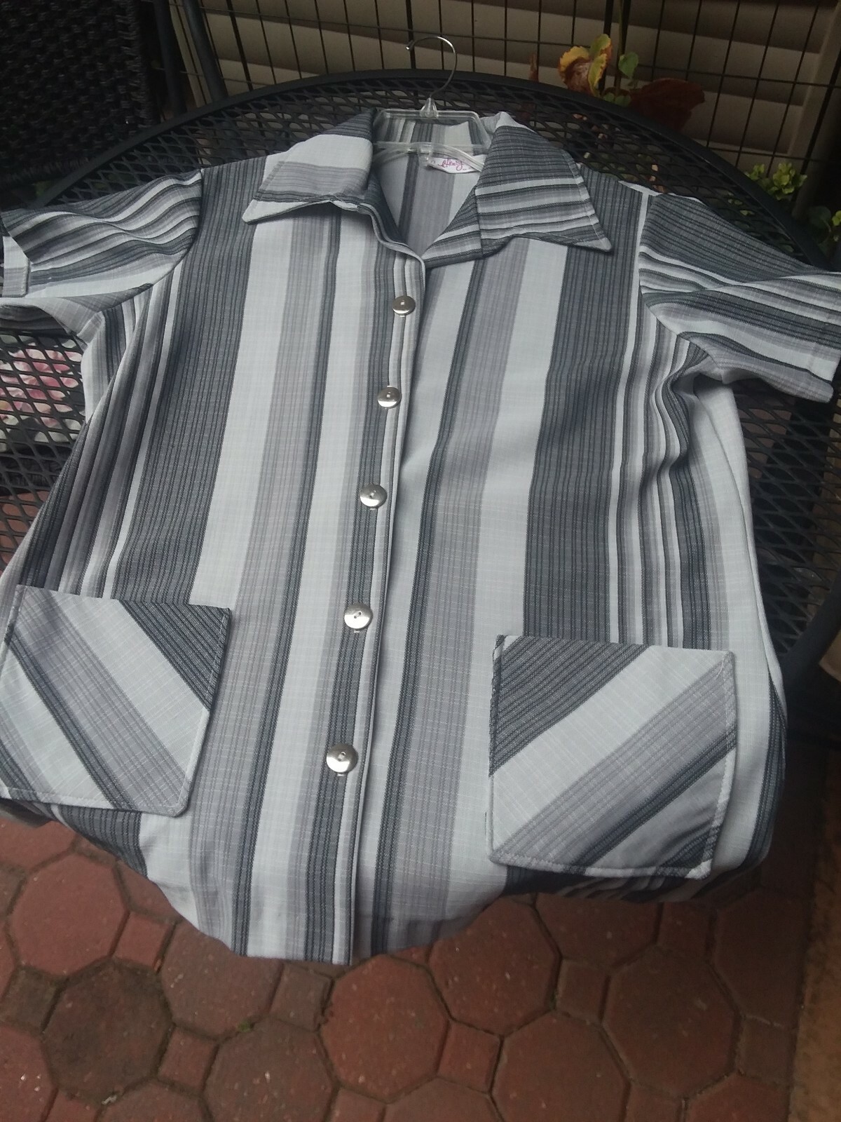 Vintage 70’s Carol Henry Jacket/Top size 38 black &, grays Silver Buttons front