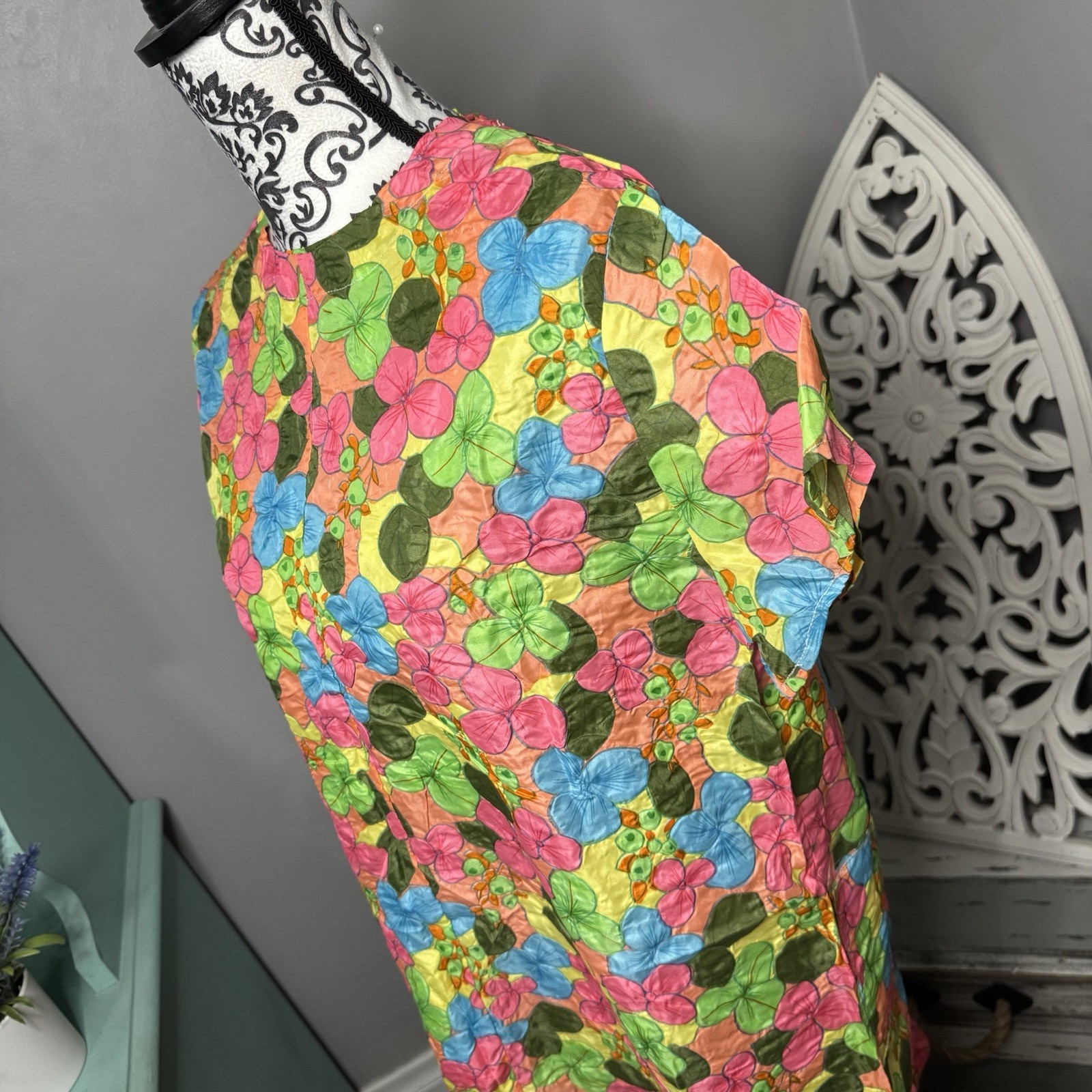 VINTAGE Boho Neon Floral Short Sleeve Dress Size Medium Hippie Retro 60s 70s
