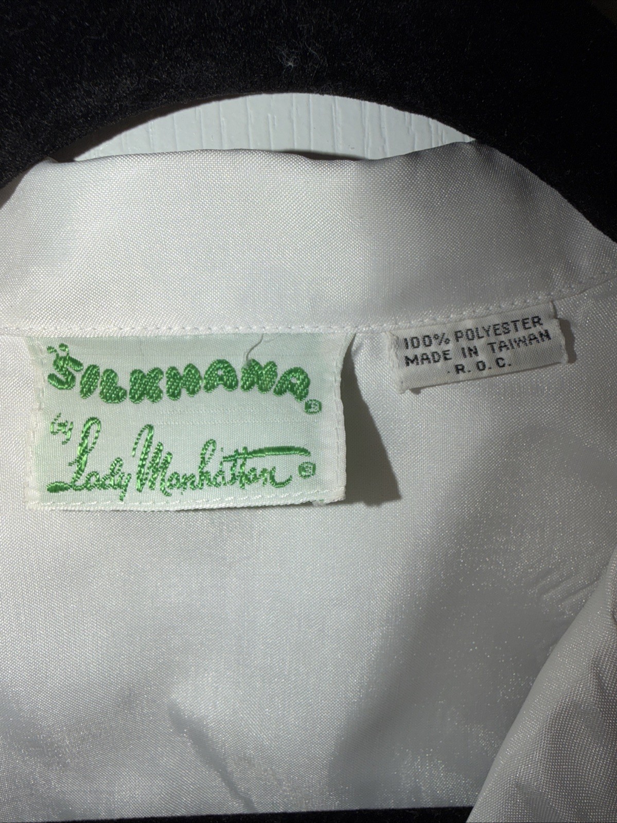 Vintage SilkHana by Lady Manhattan Blouse White Sleeveless Button Front M (read)